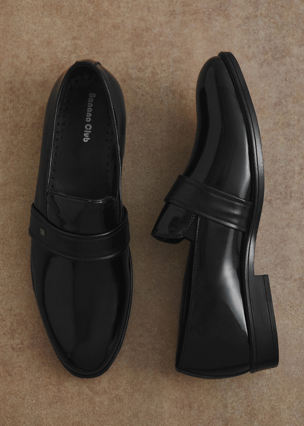 Cut Pattern Black Loafer