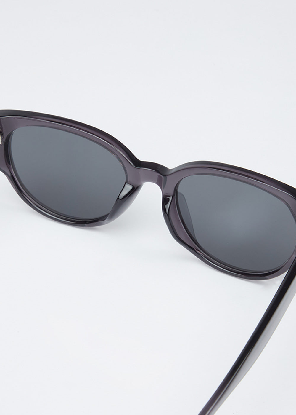 SheerSlate Unisex Oval Sunglasses
