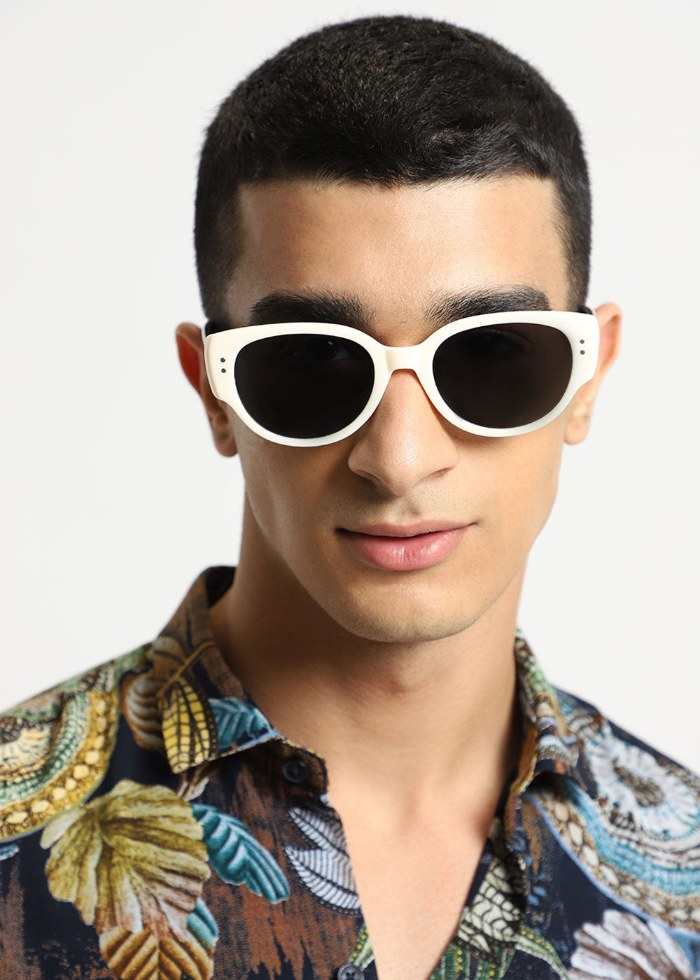 Sleek White Unisex Oval Sunglasses