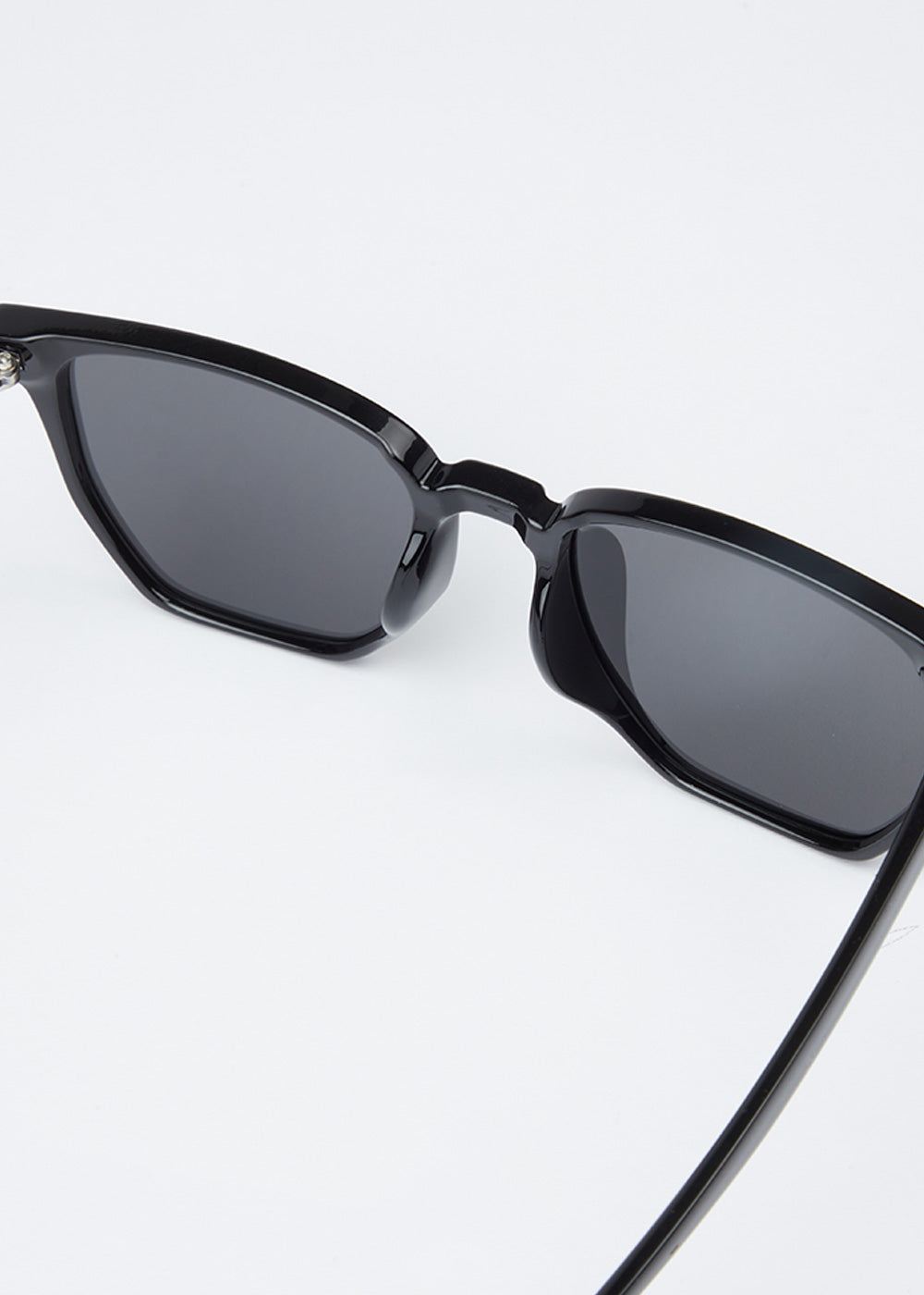 Jet Noir Unisex Square Sunglasses