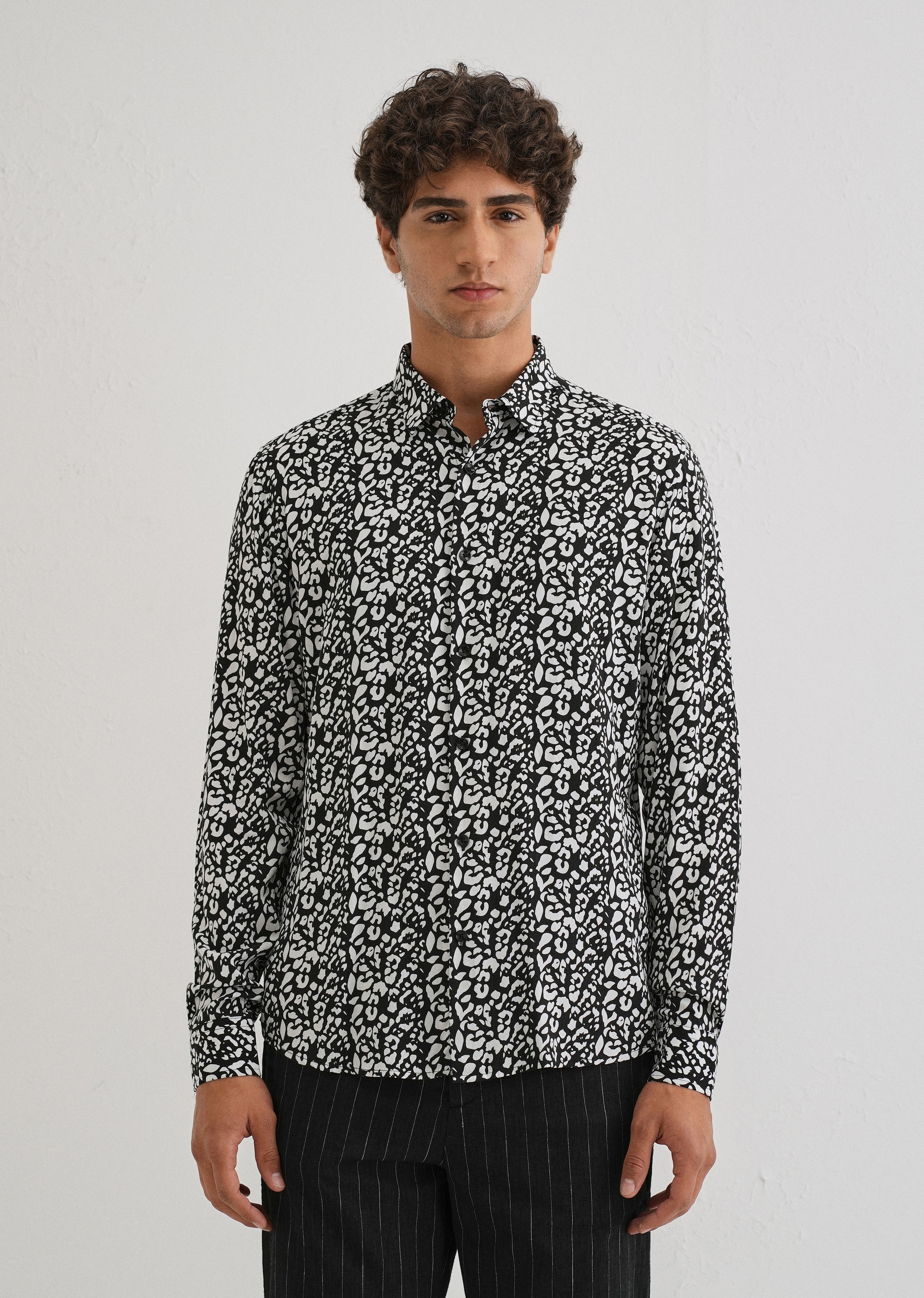 Achromatic Rosette Print Full sleeve shirt