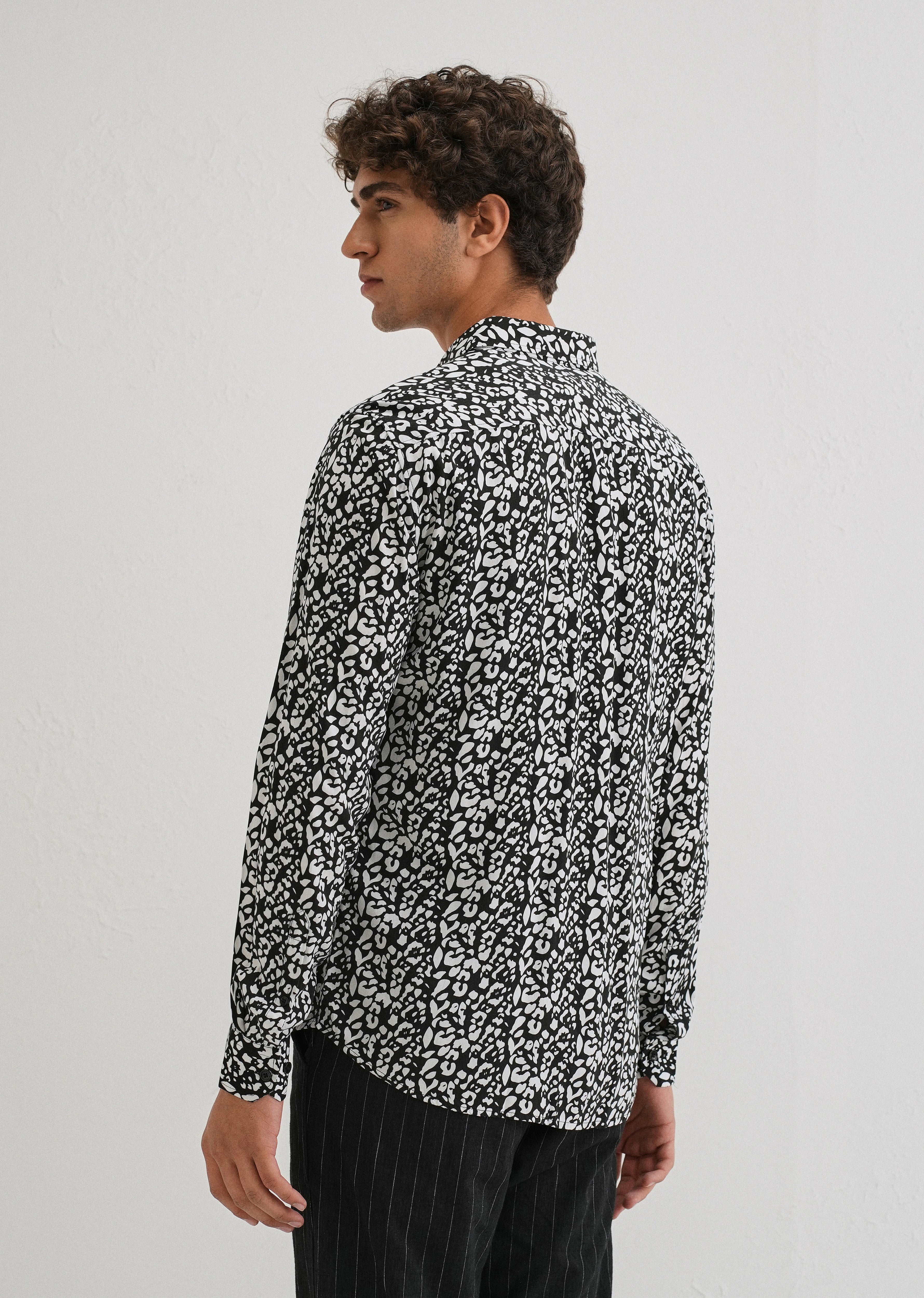 Achromatic Rosette Print Full sleeve shirt