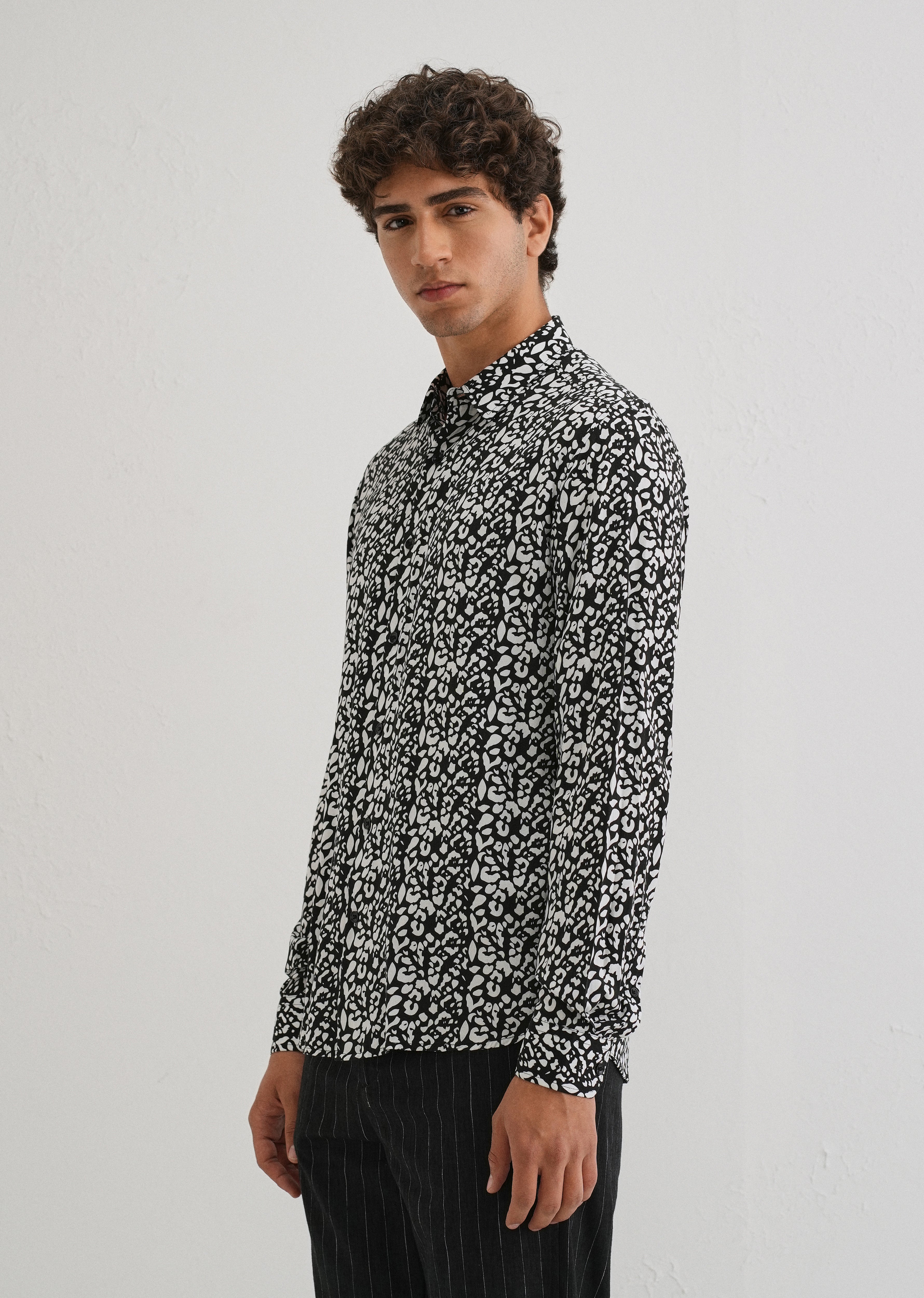 Achromatic Rosette Print Full sleeve shirt
