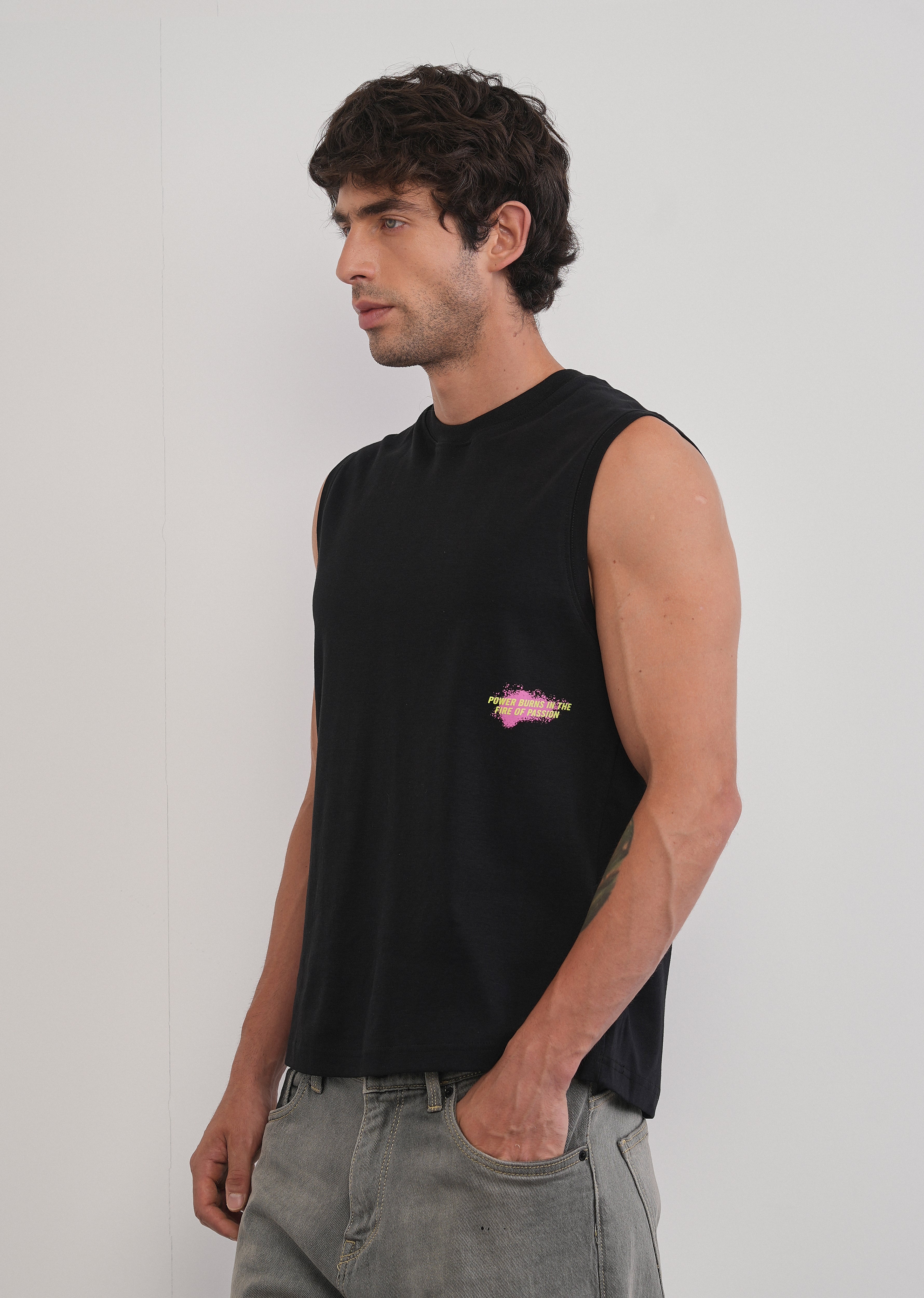 Black Aura Flow Tank