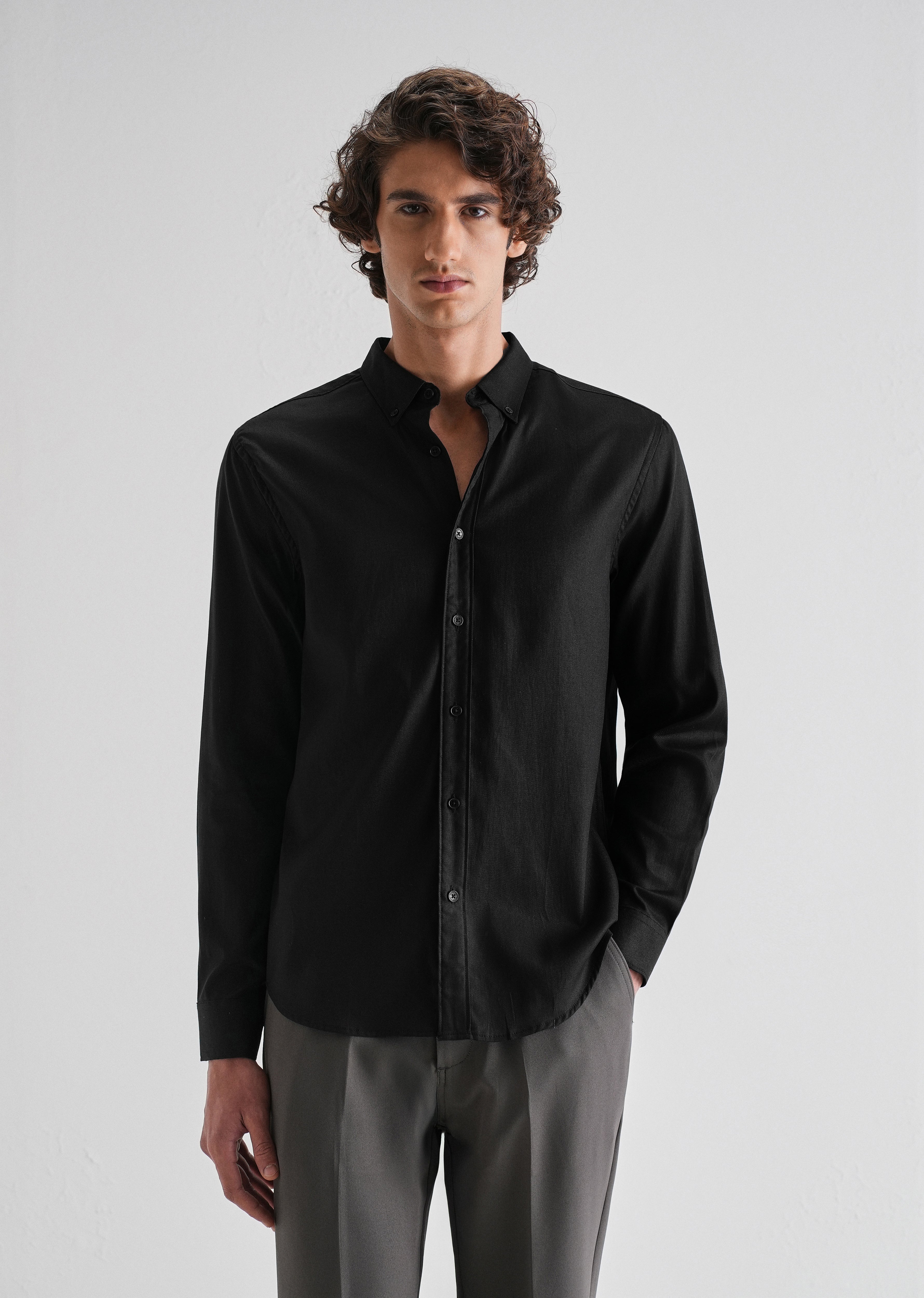 Black Plain Blended Cotton Regular Fit Shirt