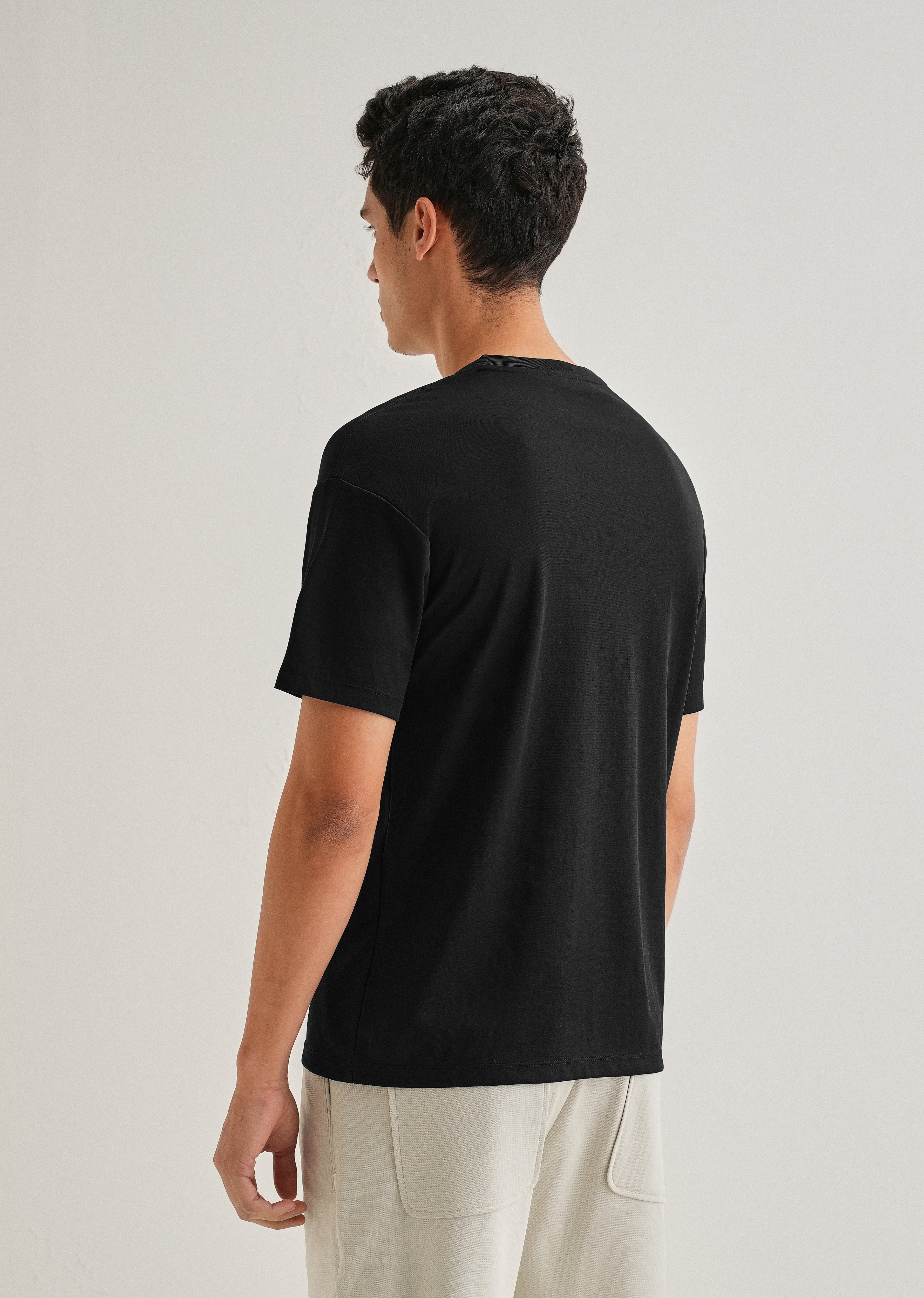 Black Crew Neck T-shirt