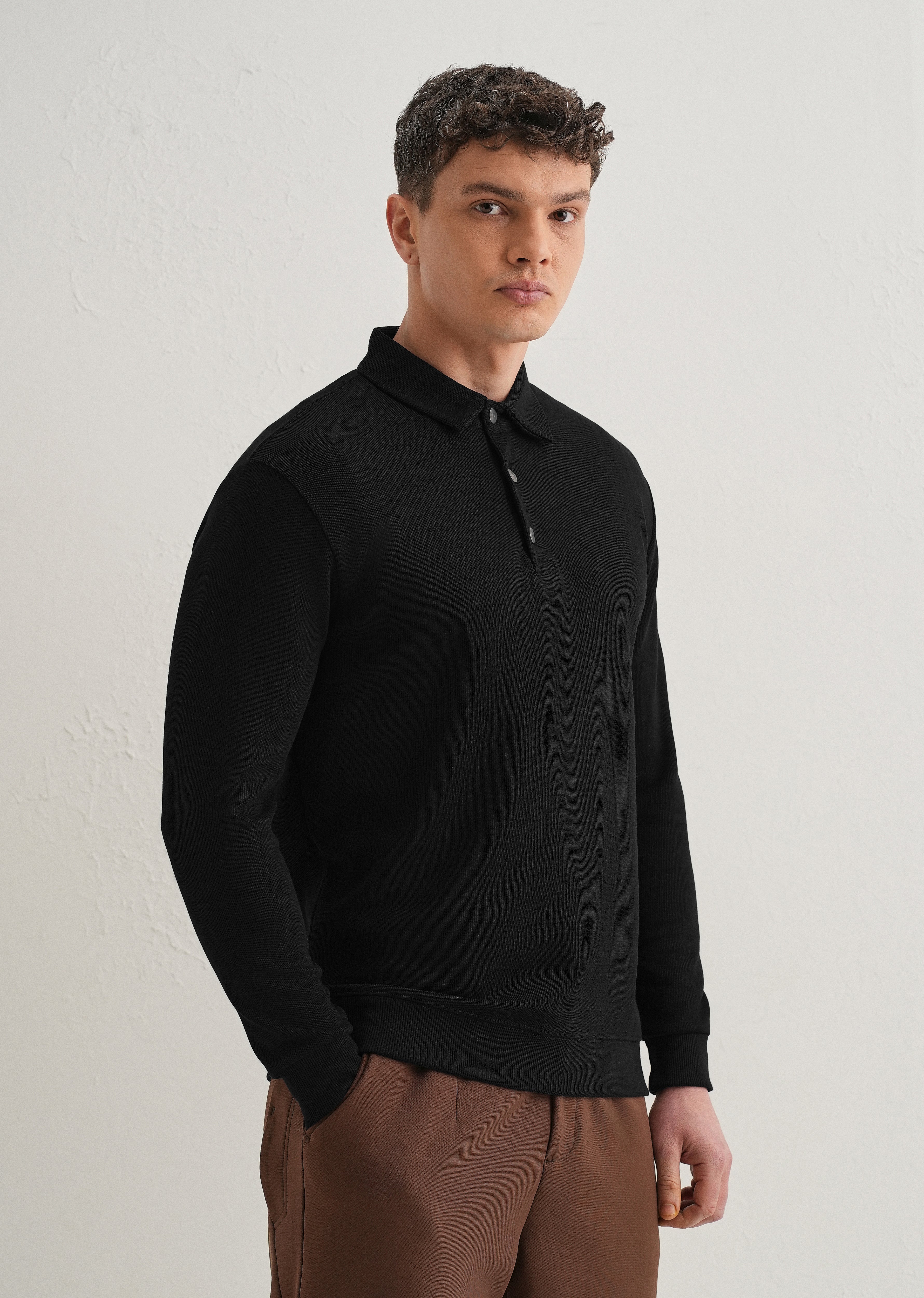 Black Knitted Polo Sweatshirt