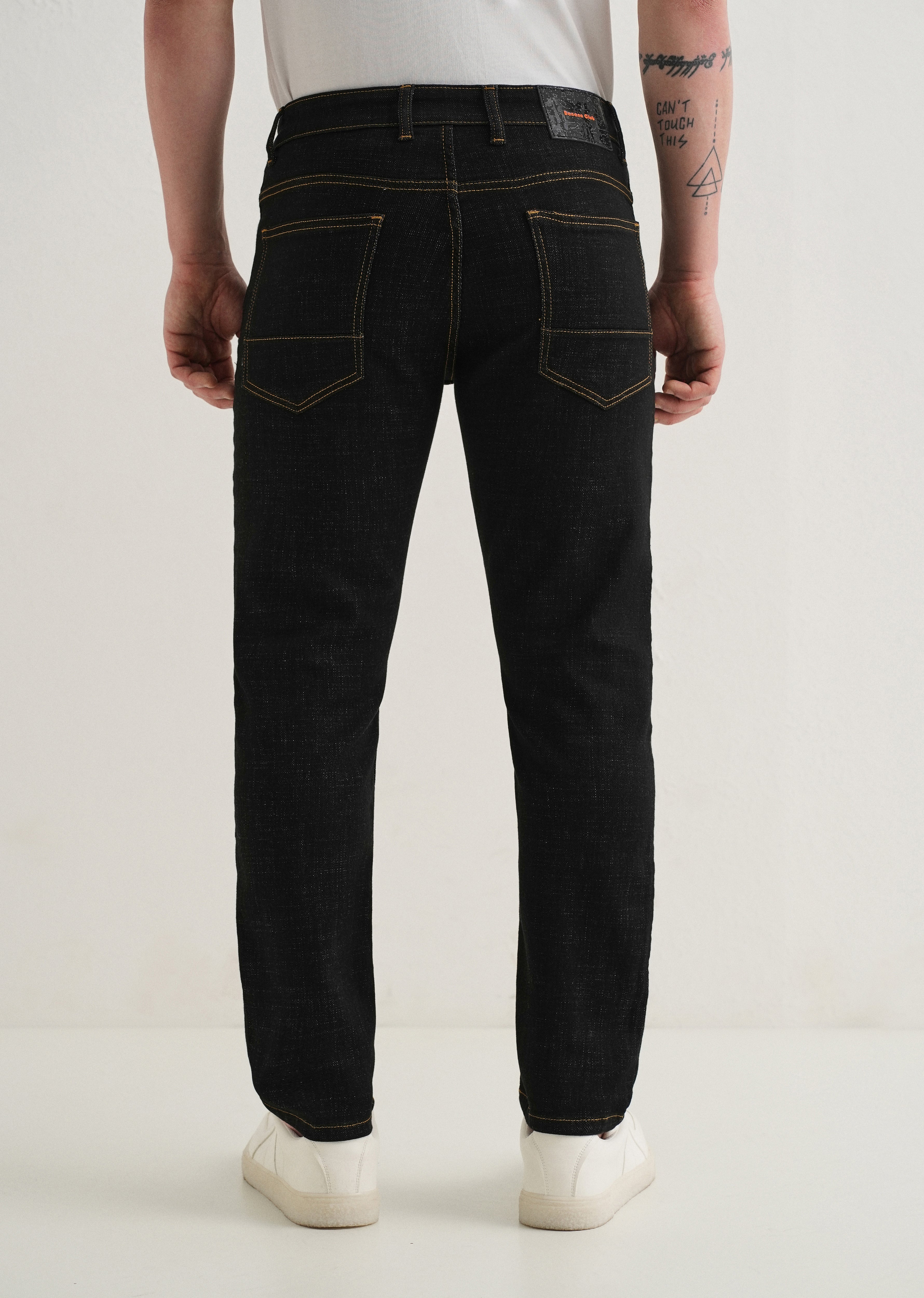 Black Mid Rise Carrot Fit Jeans