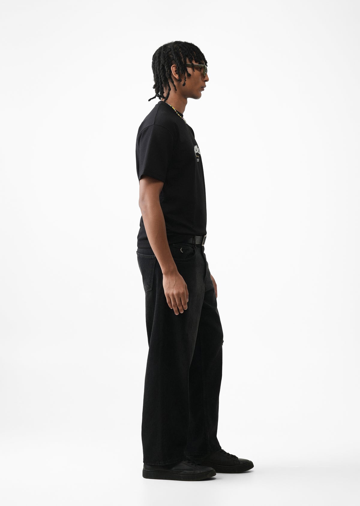 Black Paradise Graphic Print T-shirt