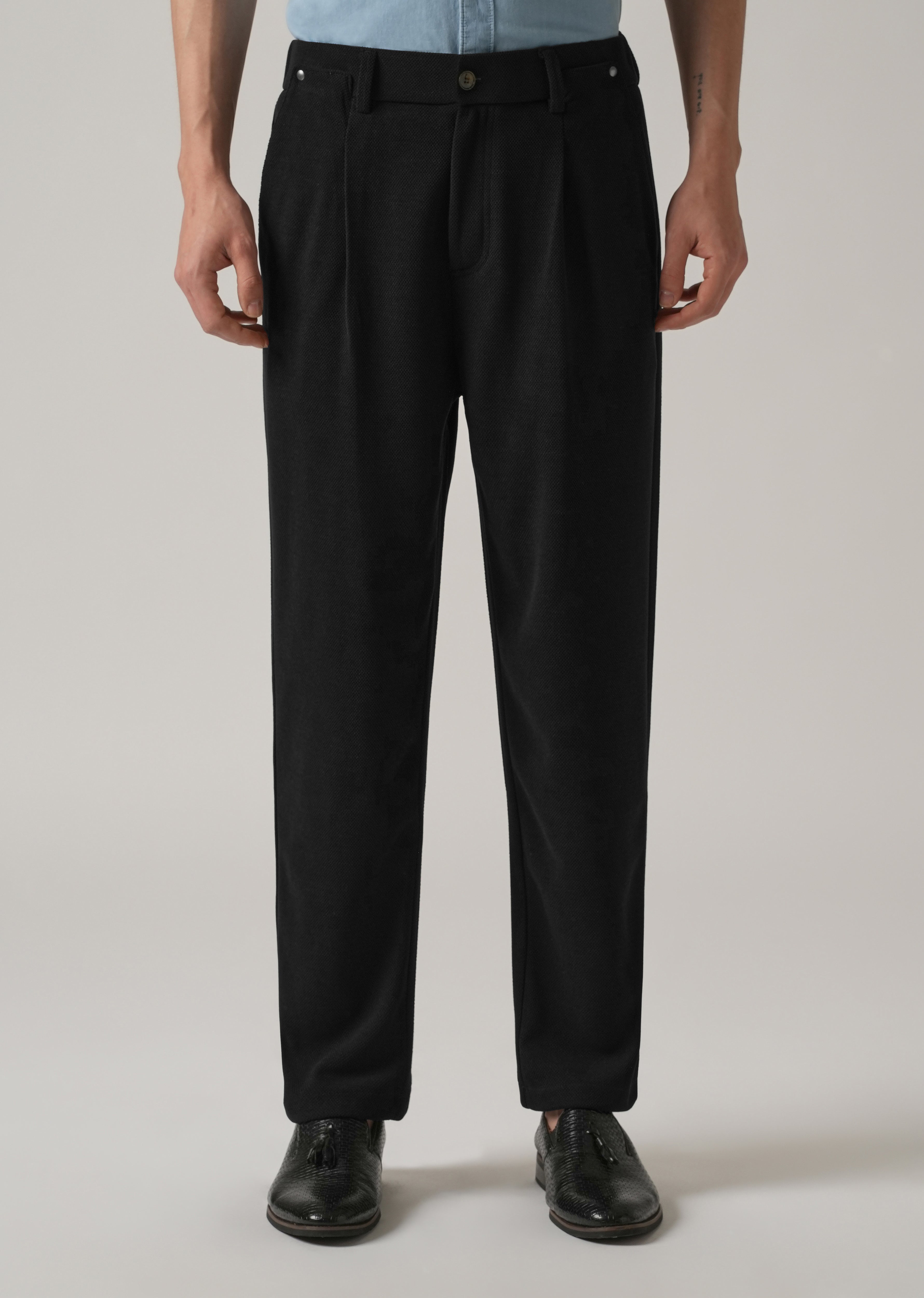 Black Textured Pleated Relaxed Fit Pant