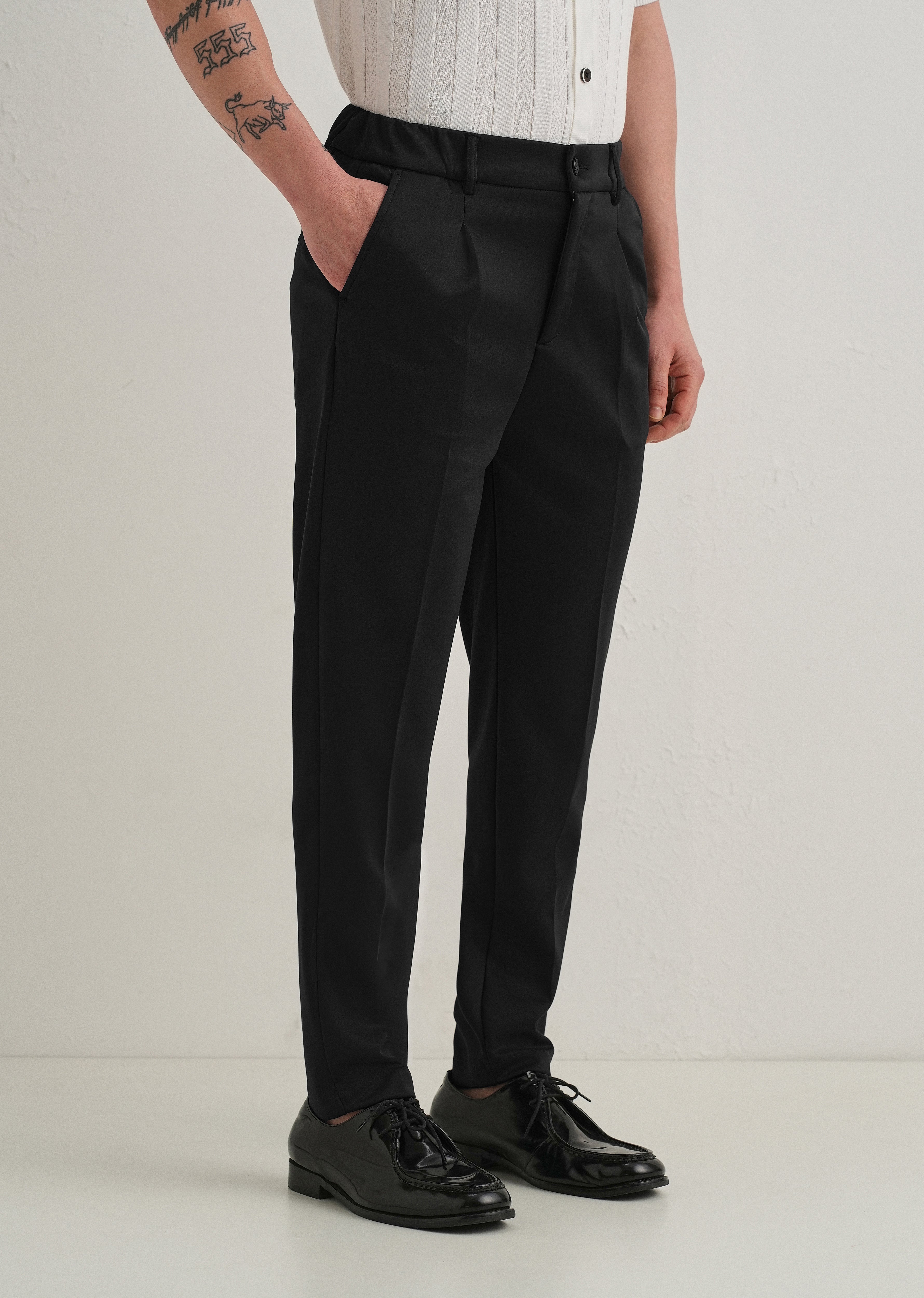 Black Pleated Relaxed Fit Trousers