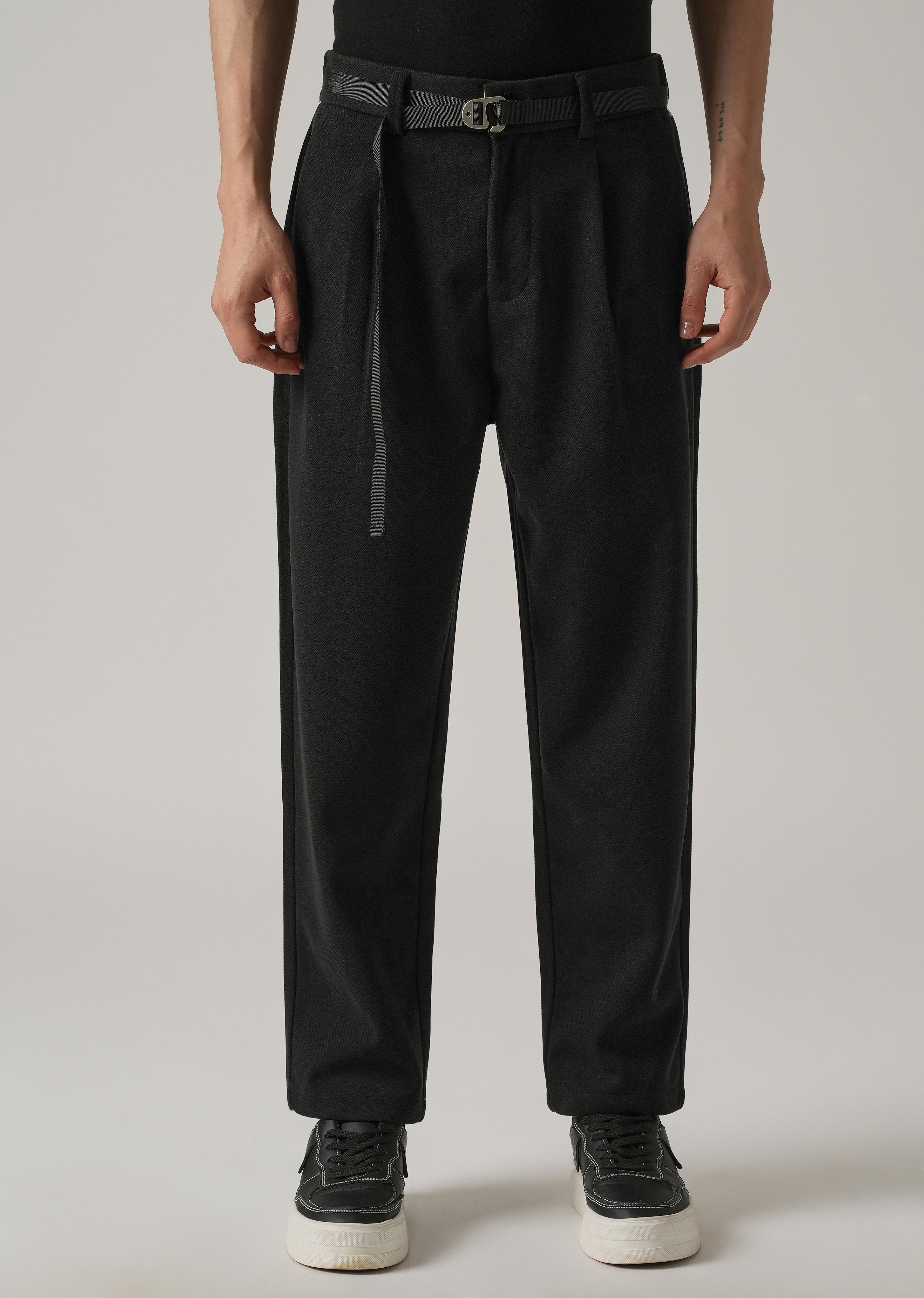 Black Relaxed Fit Textured Pleated Pant