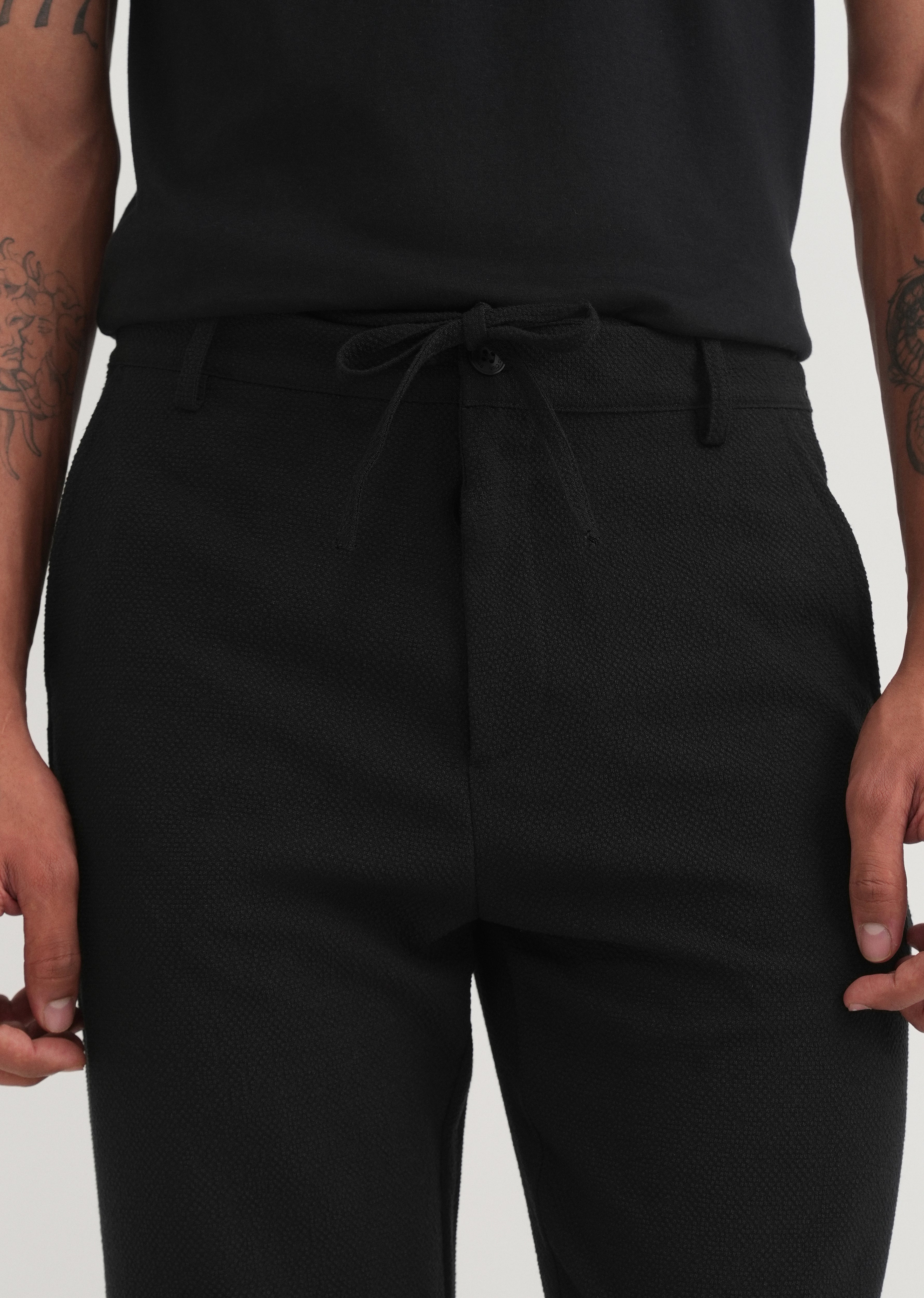 Black Semi-Elasticated Textured Pant