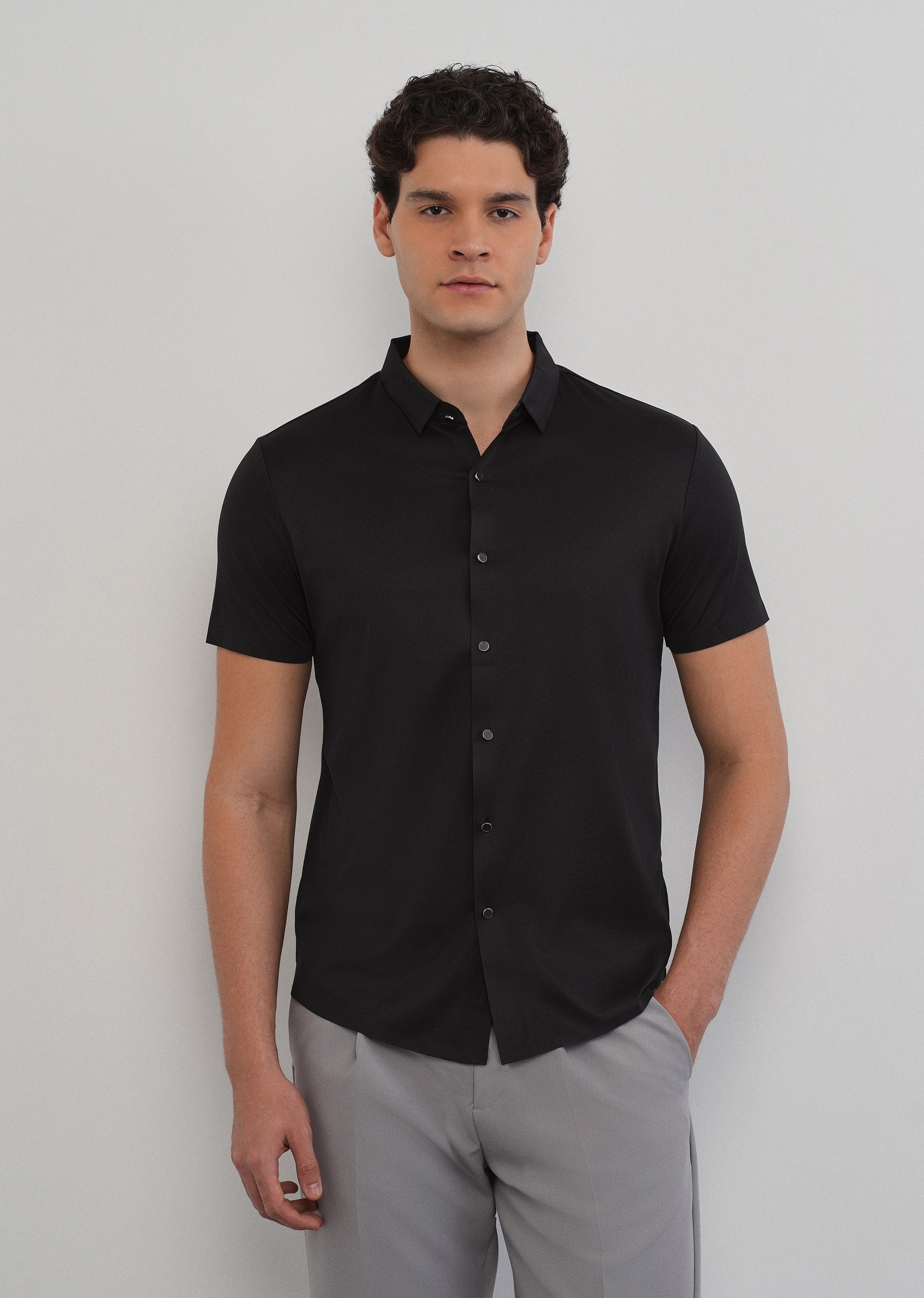 Black Stitchless Plain Half Sleeve Shirt