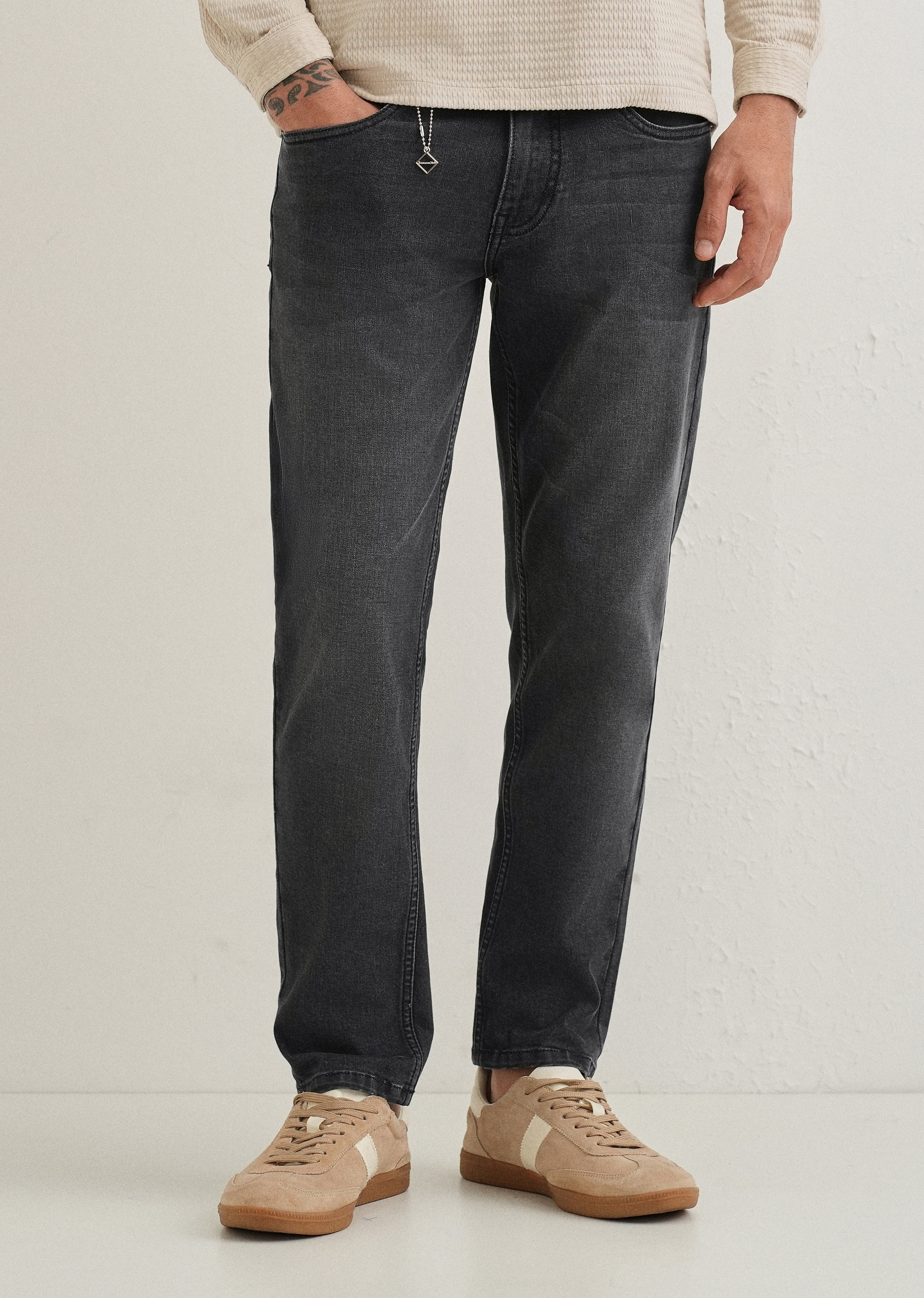 Black Wash Carrot Fit Jeans