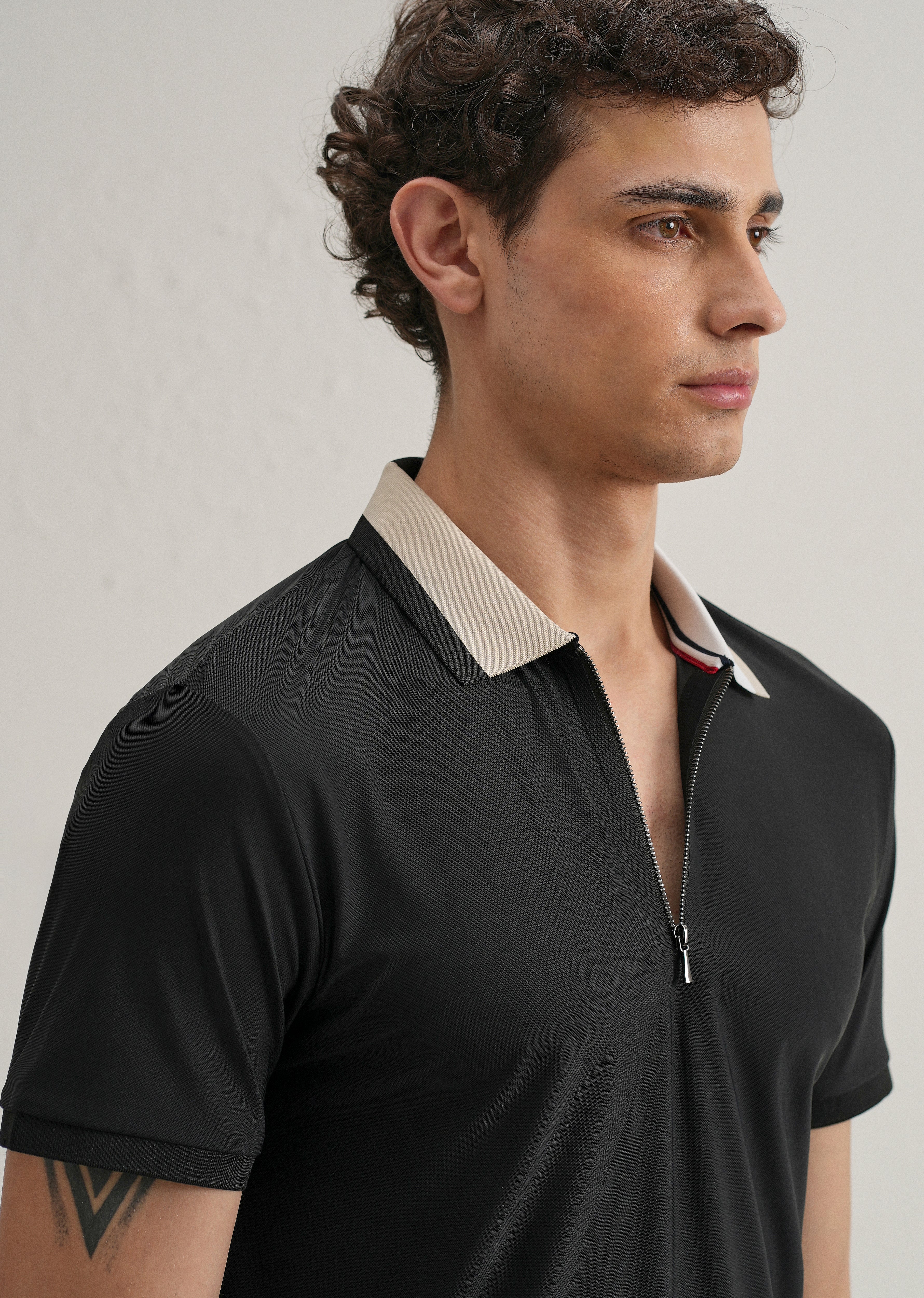 Black Zipper Polo Collar Seamless T-shirt