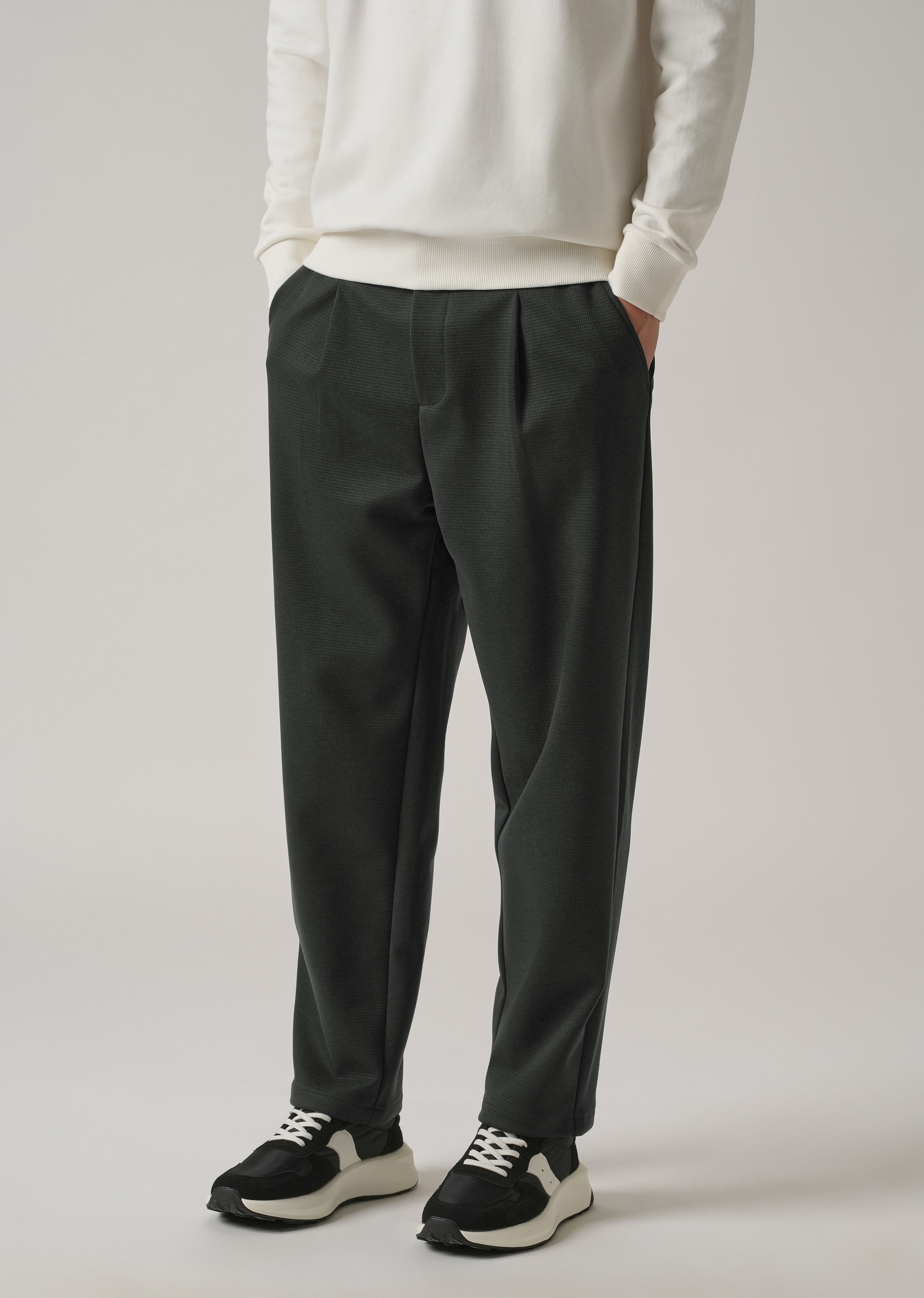Dark Grey Textured Pleated Drawstring Pant