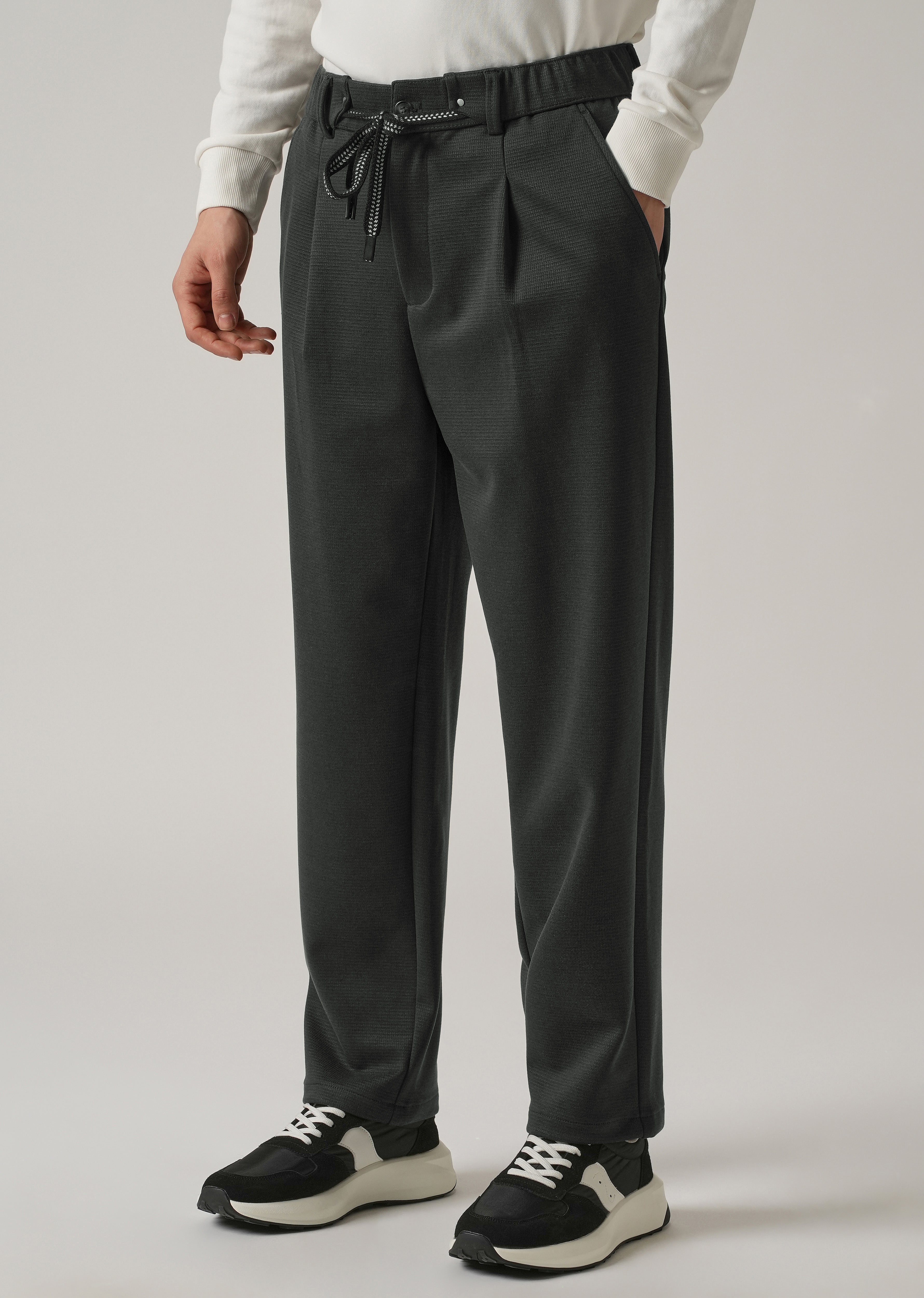 Dark Grey Textured Pleated Drawstring Pant
