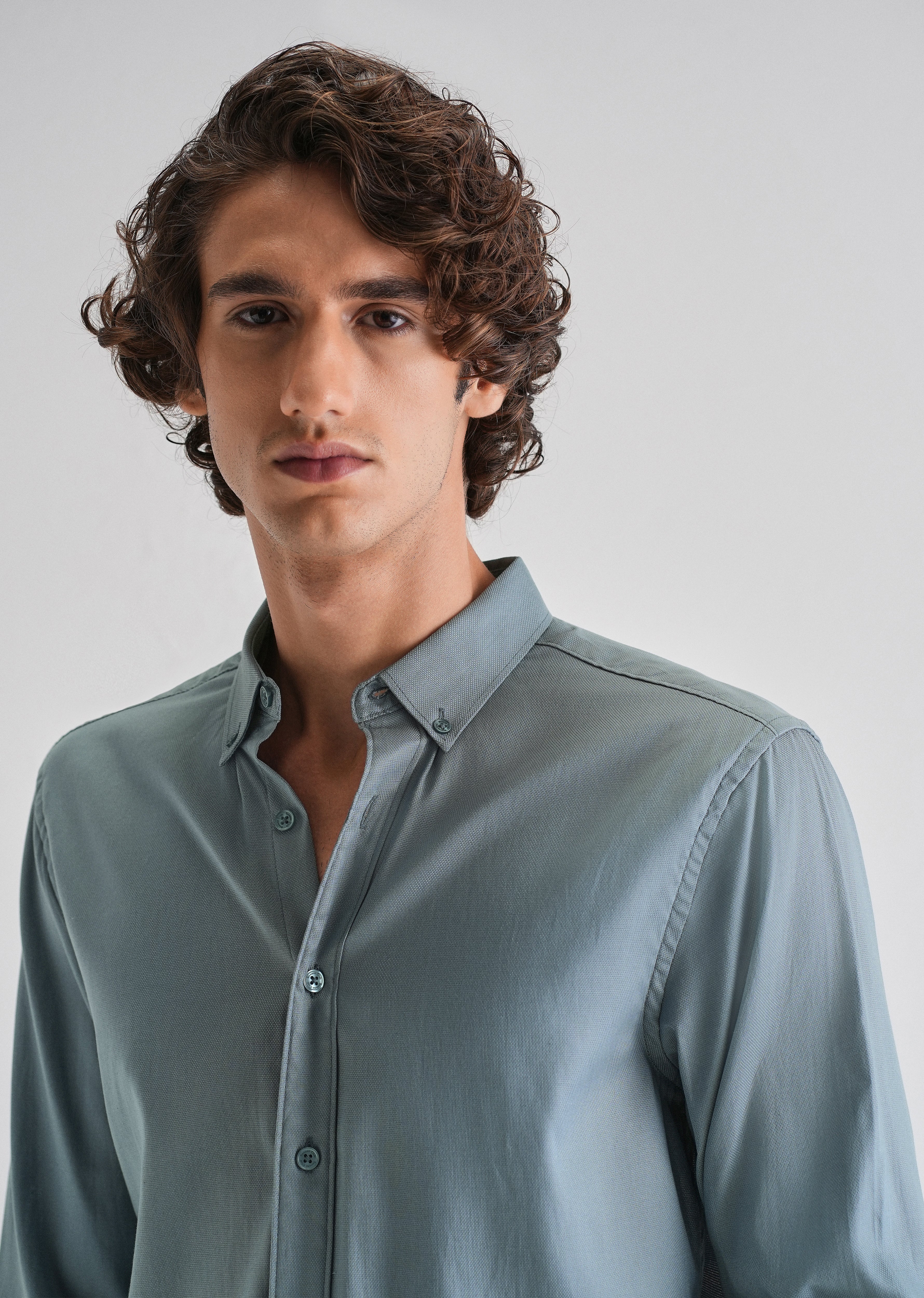 Fairview Blue Plain Blended Cotton Regular Fit Shirt