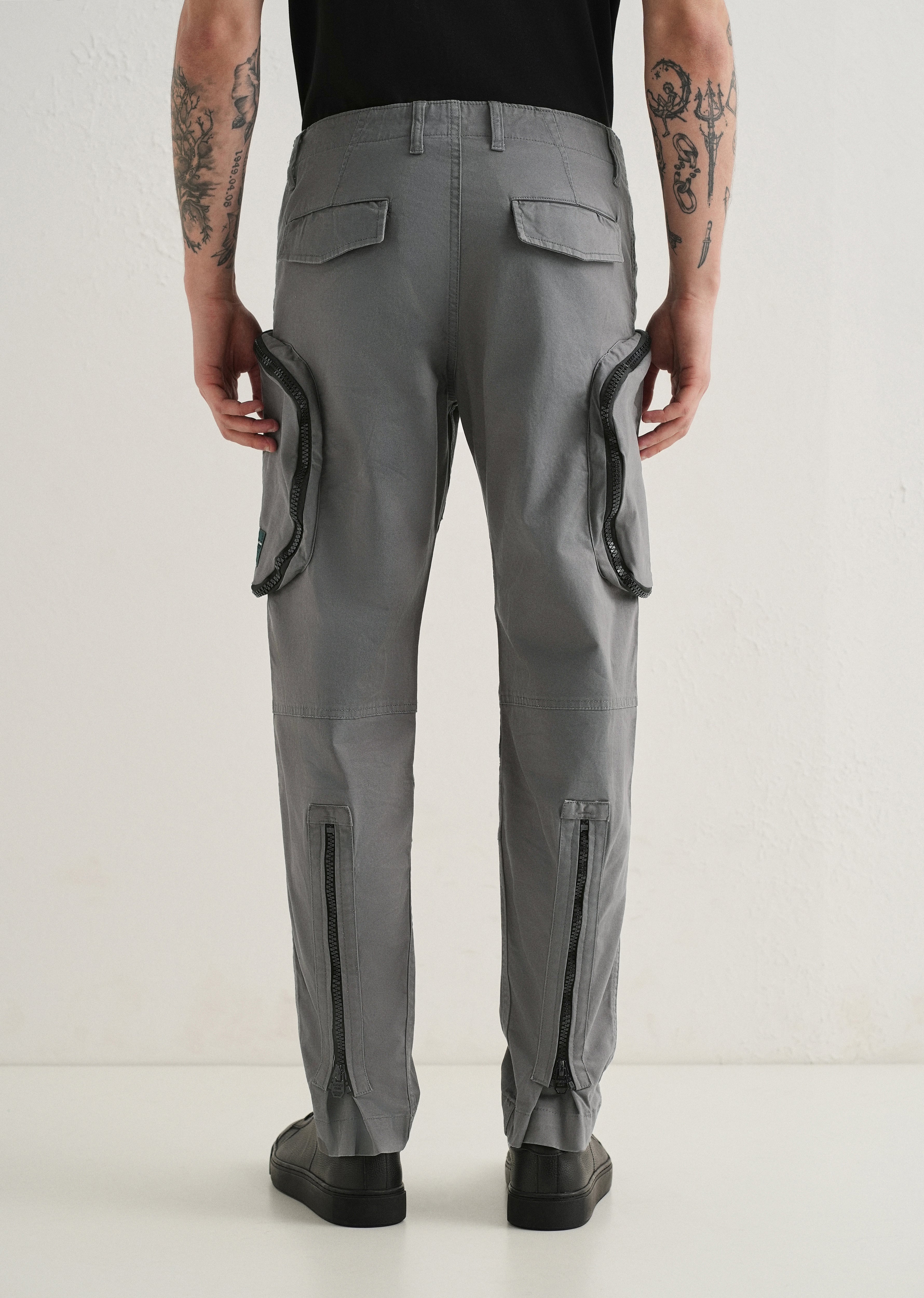 Gris Gray Zipper Cargo Pant