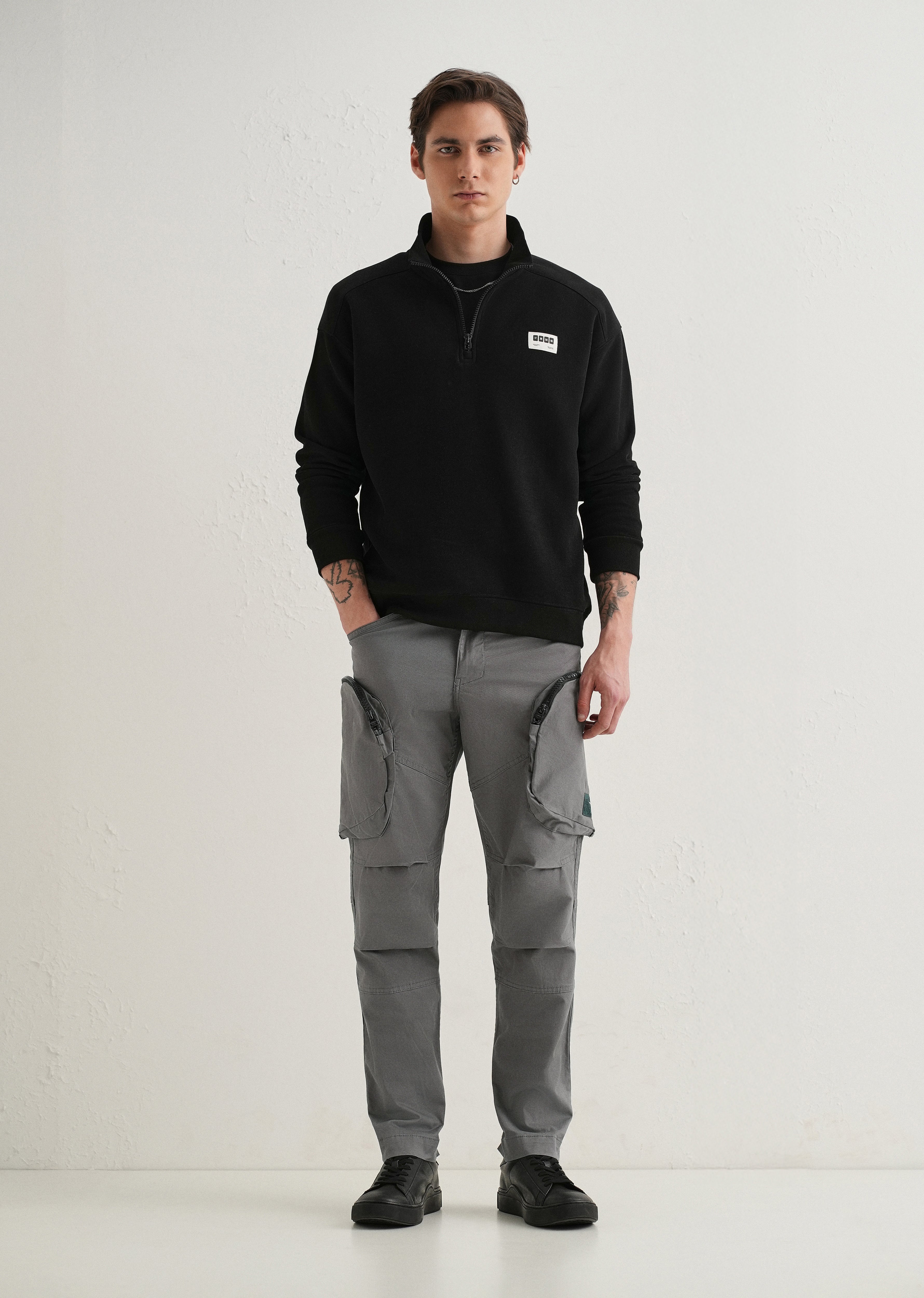 Gris Gray Zipper Cargo Pant