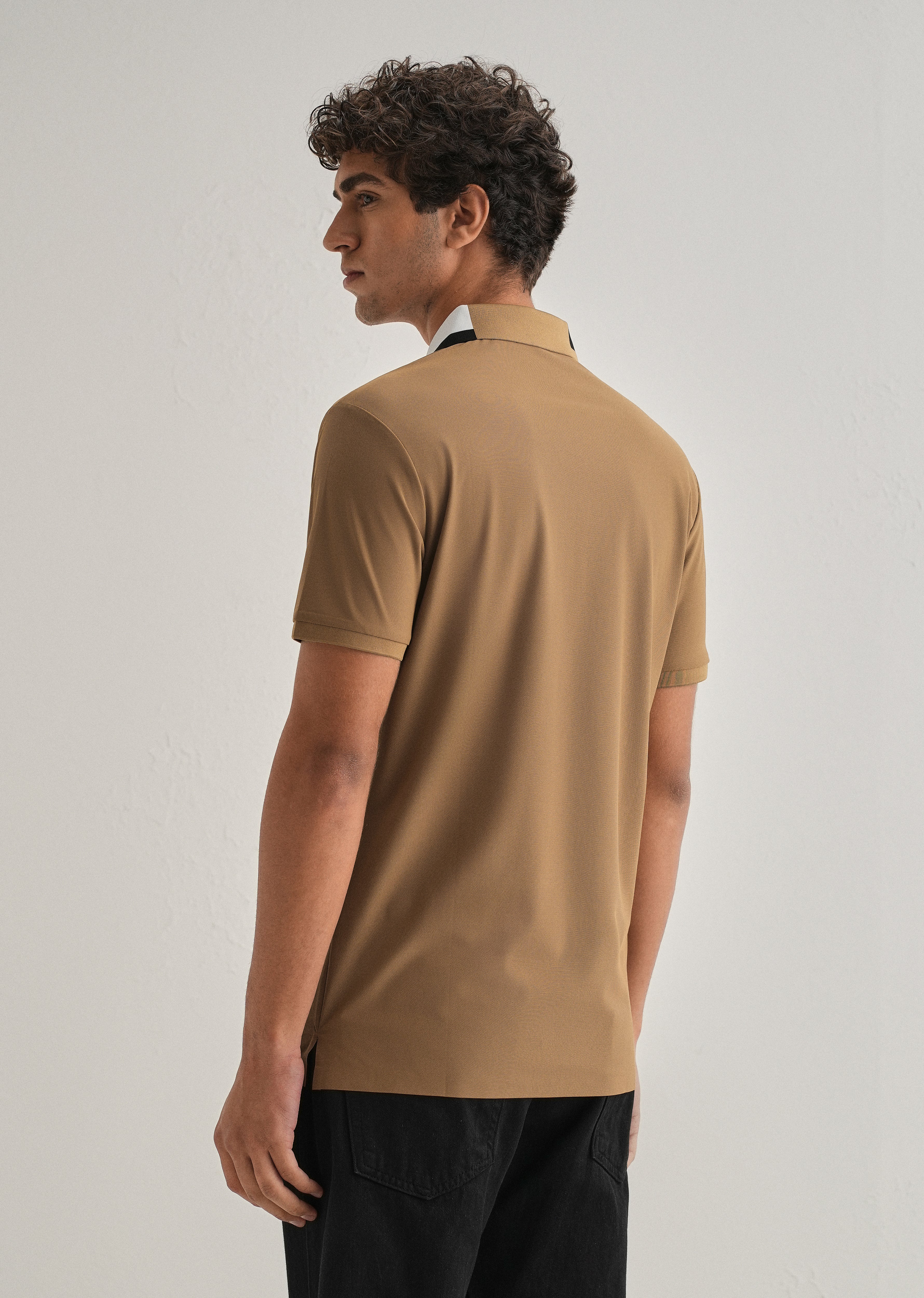 Khaki Zipper Polo Collar Seamless T-shirt