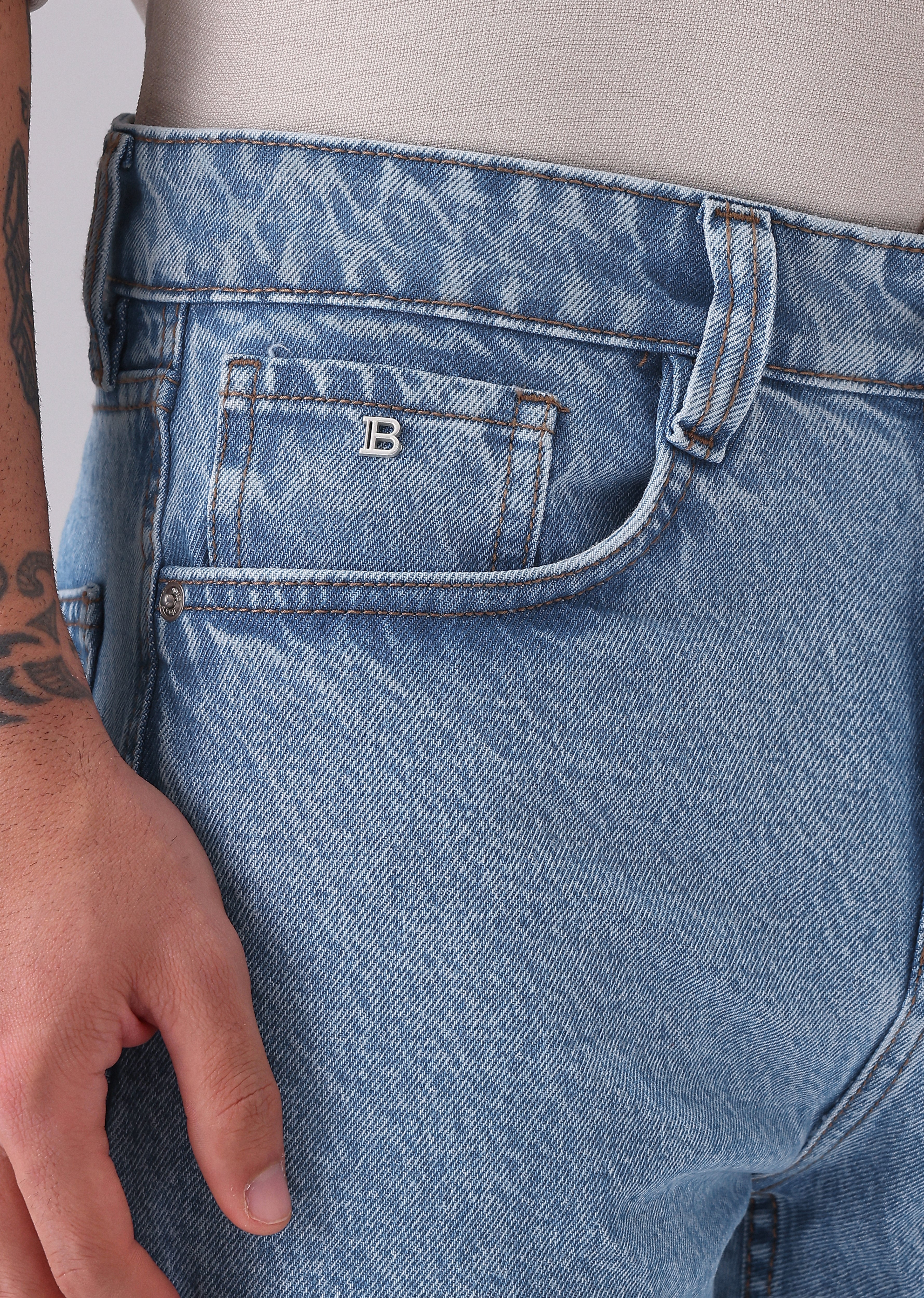 Light Blue Wash Carrot Fit Jeans