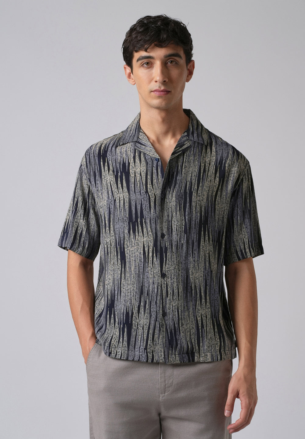 Linear Abstract Pattern Oversized Feather Shirt