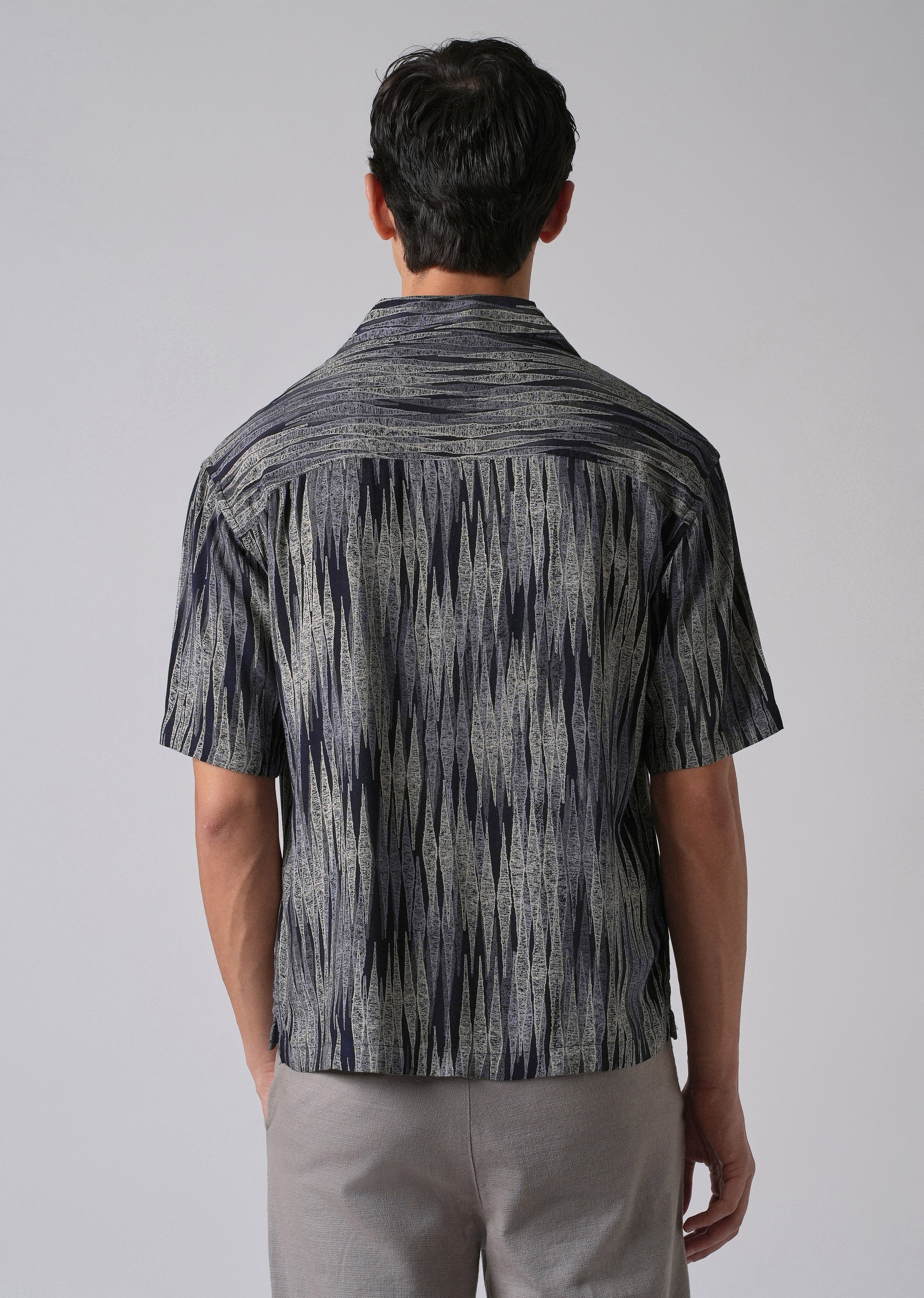 Linear Abstract Pattern Oversized Feather Shirt