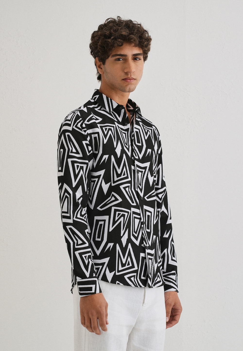 Maze Line Waffle Dobby Black Shirt