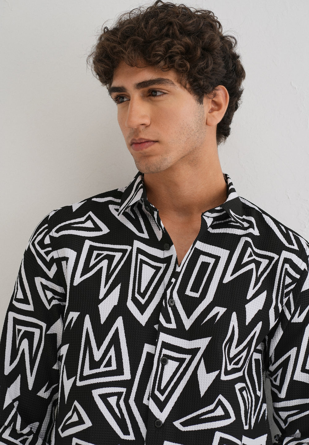 Maze Line Waffle Dobby Black Shirt