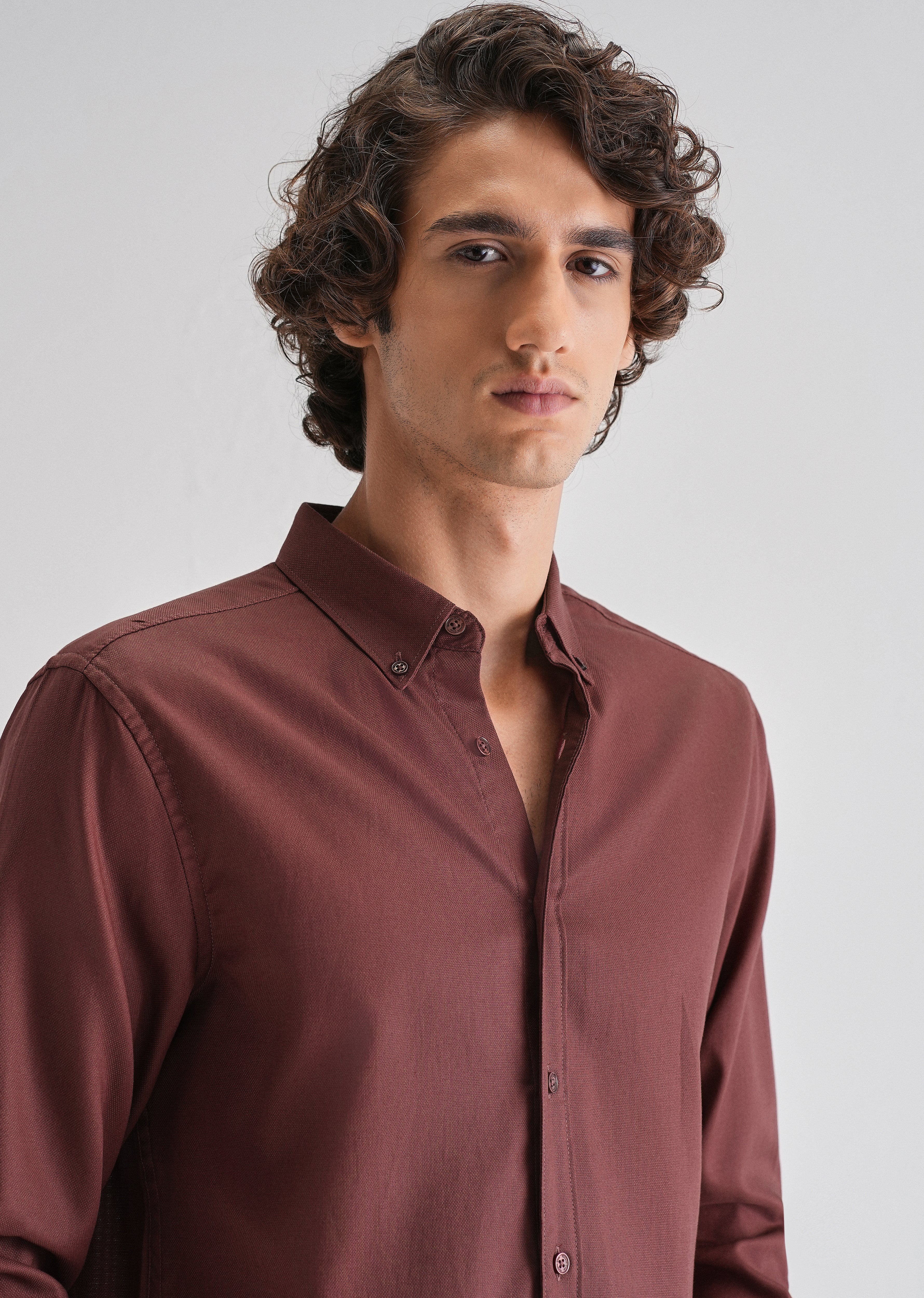 Red Ochre Plain Blended Cotton Regular Fit Shirt