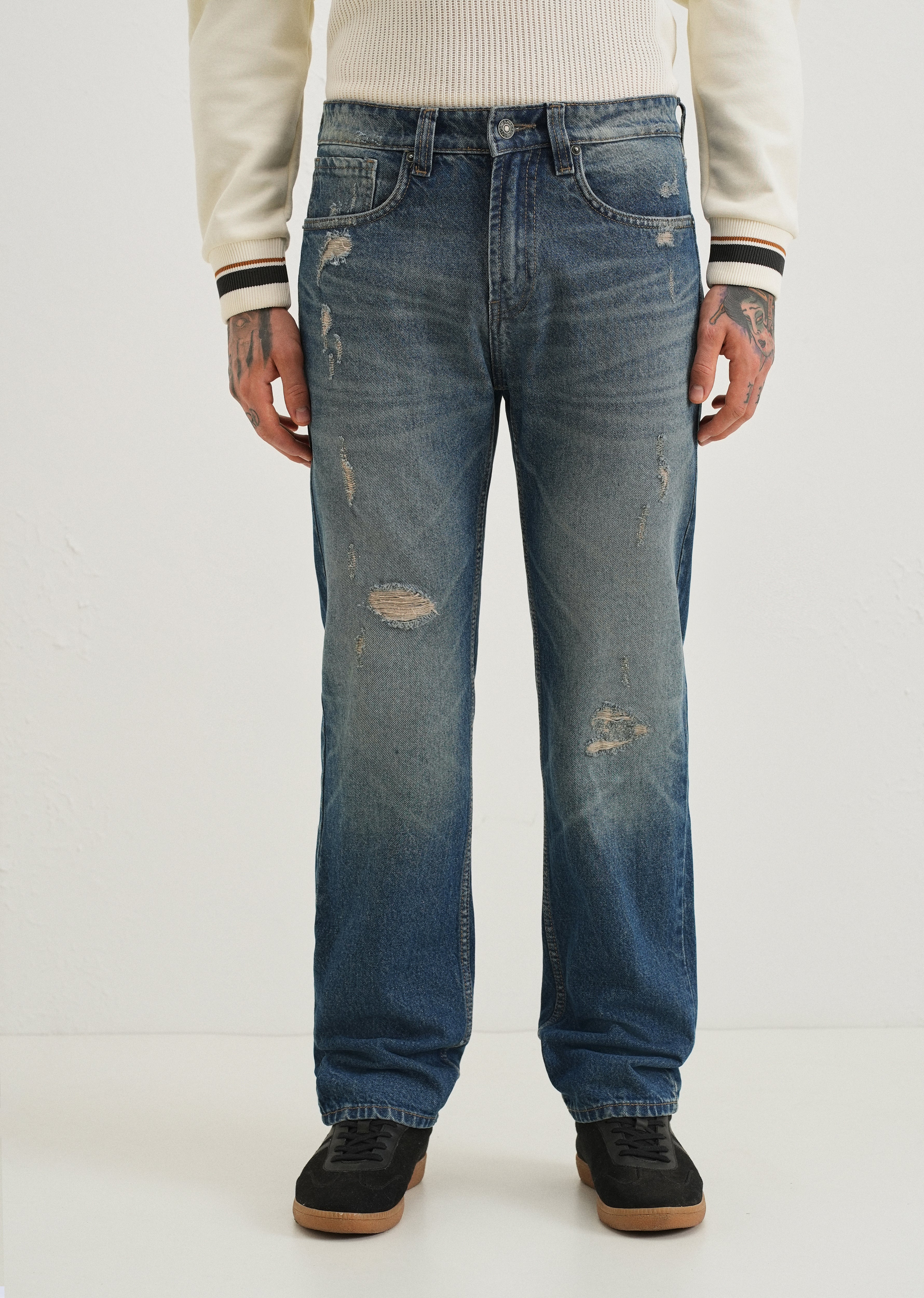 Ripped Blue Straight fit Jeans