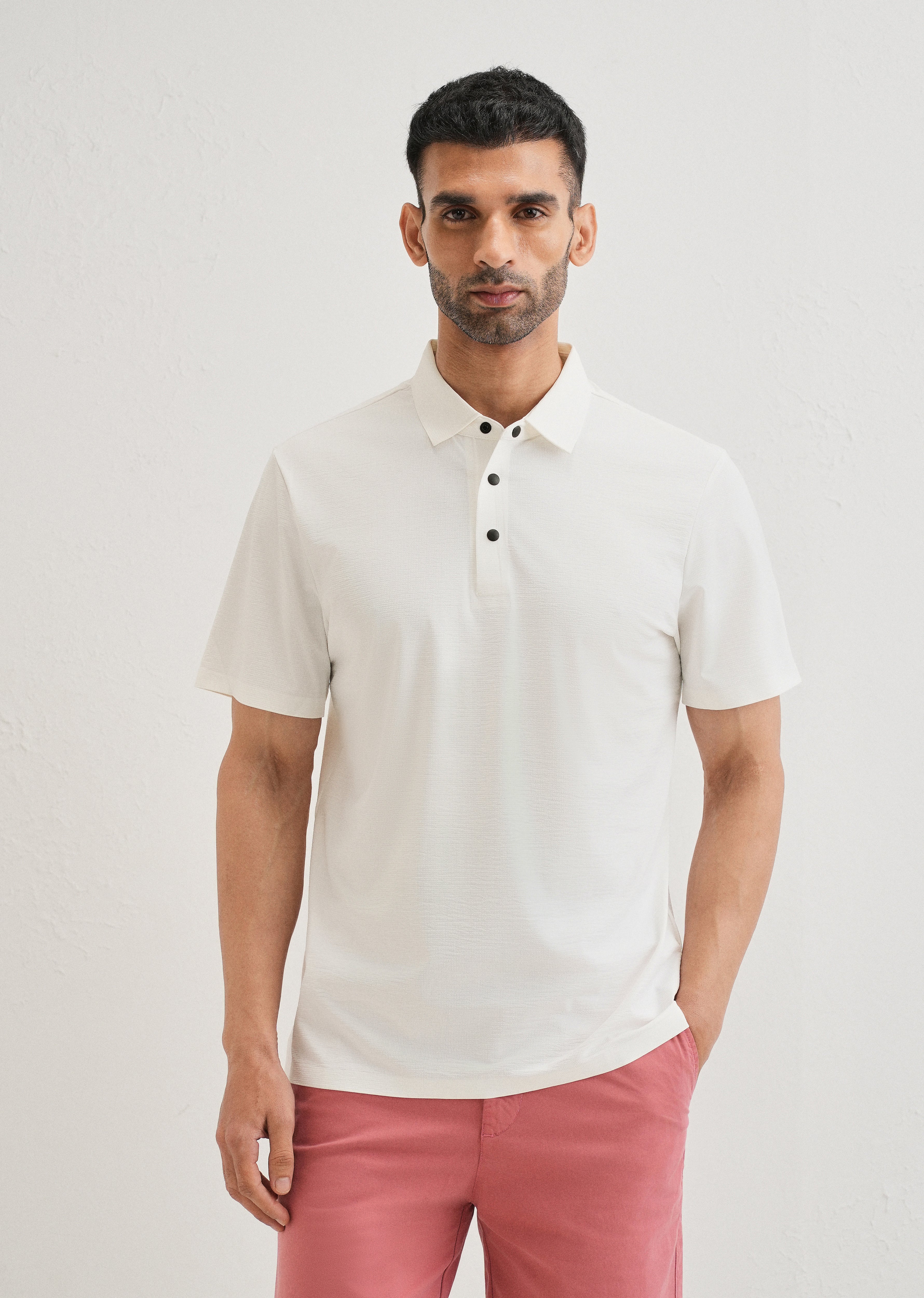 Textured White Plain Stitchless Polo T-shirt