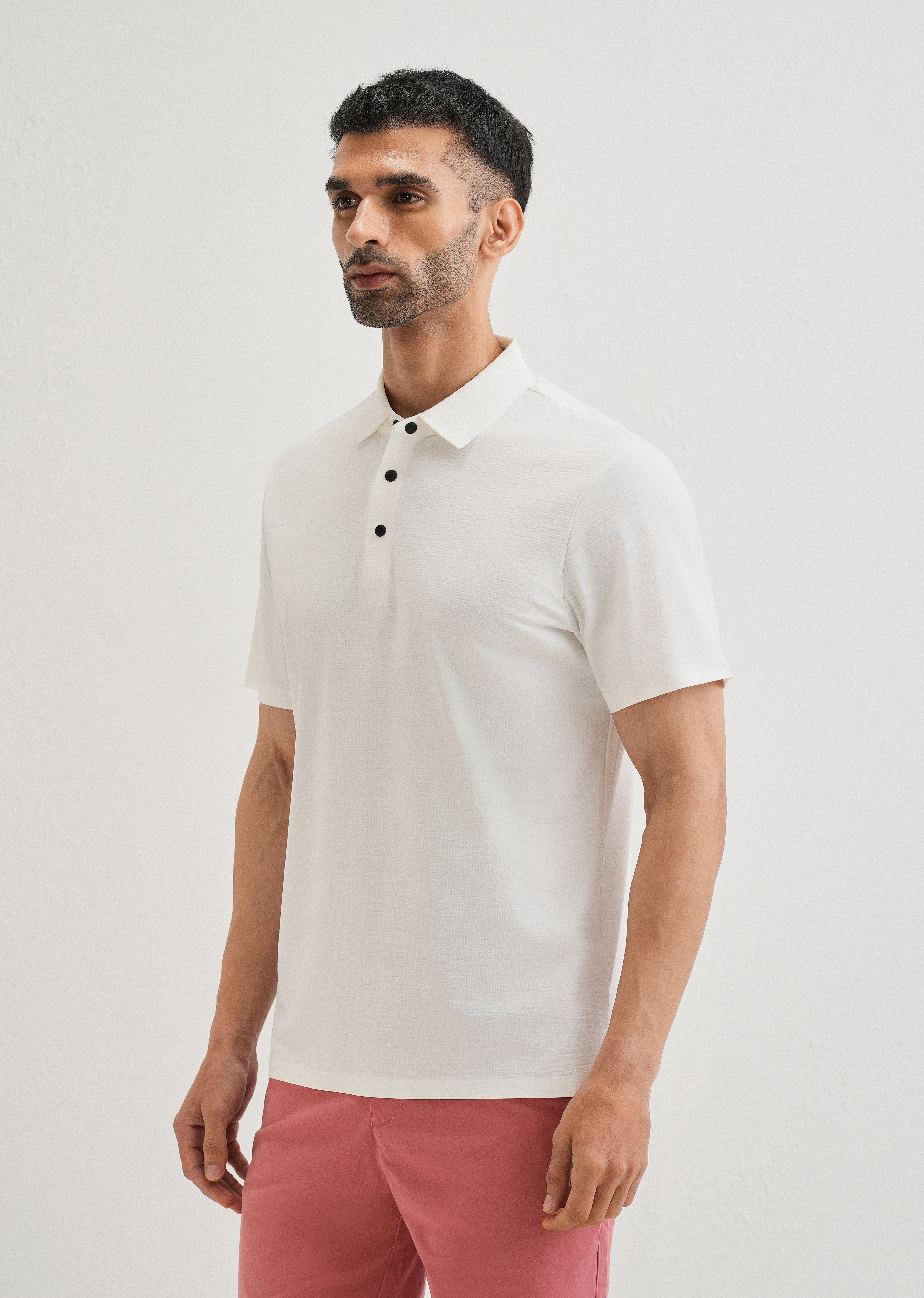 Textured White Plain Stitchless Polo T-shirt
