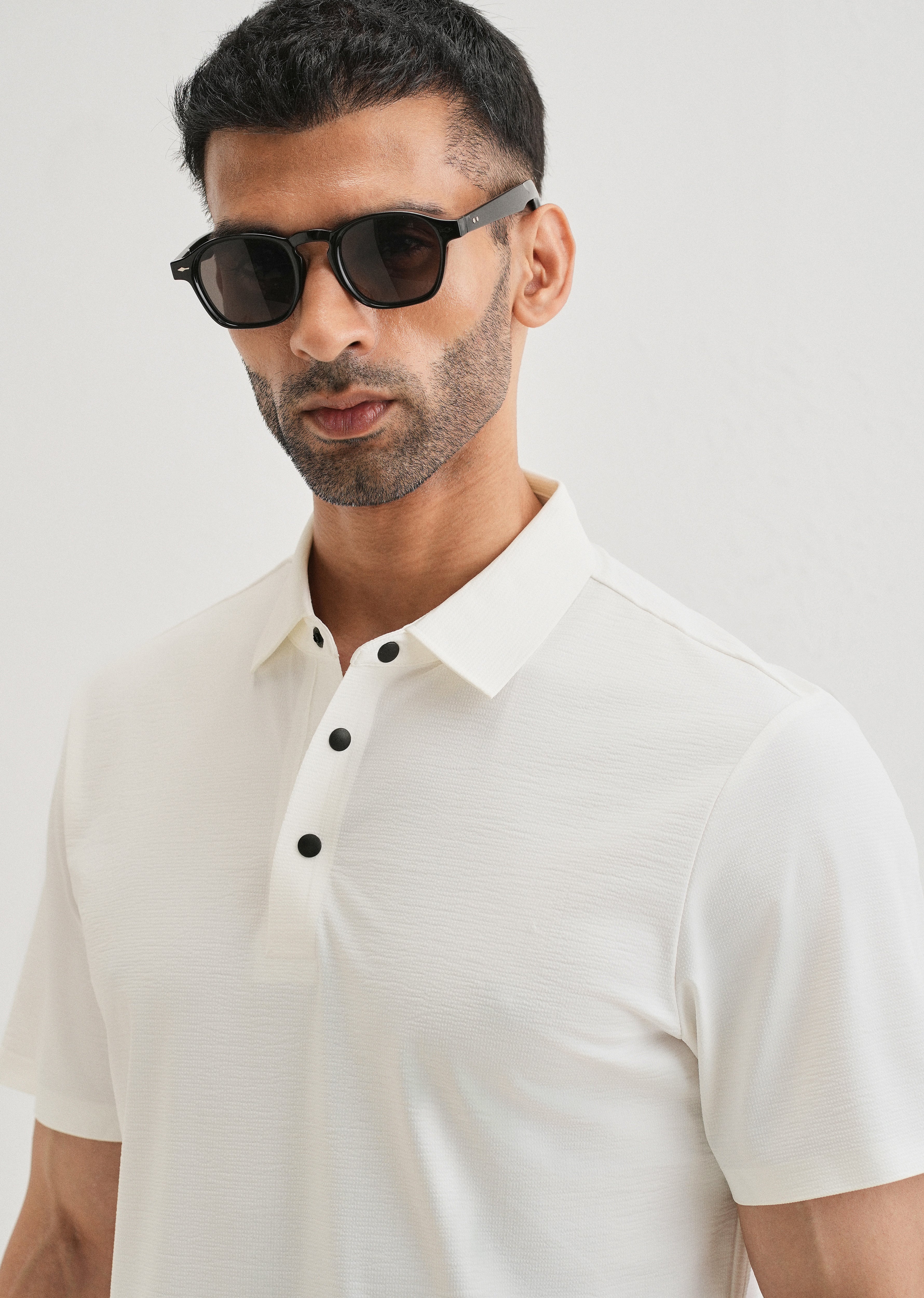 Textured White Plain Stitchless Polo T-shirt