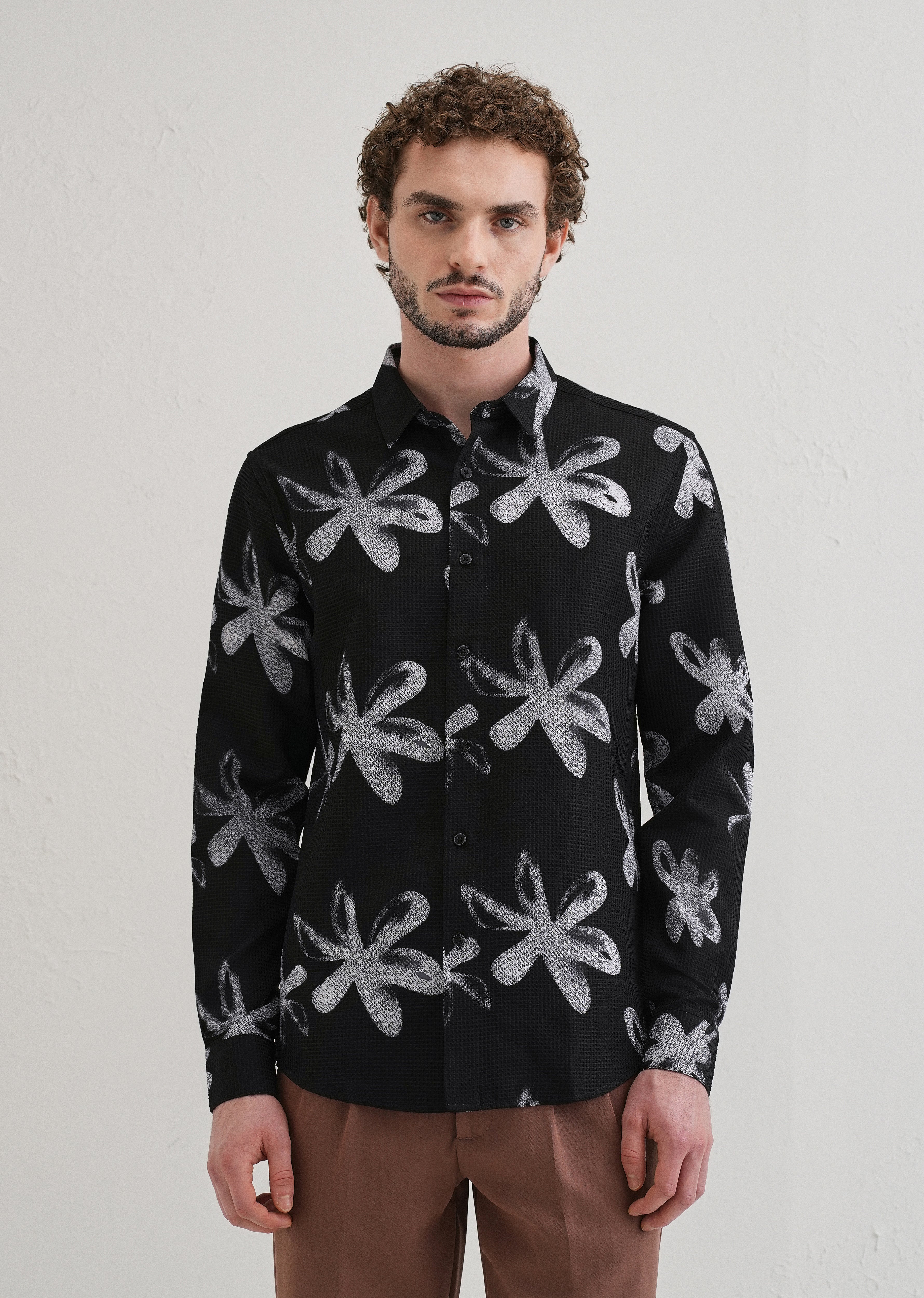 Twig Flower Waffle Dobby Black Shirt
