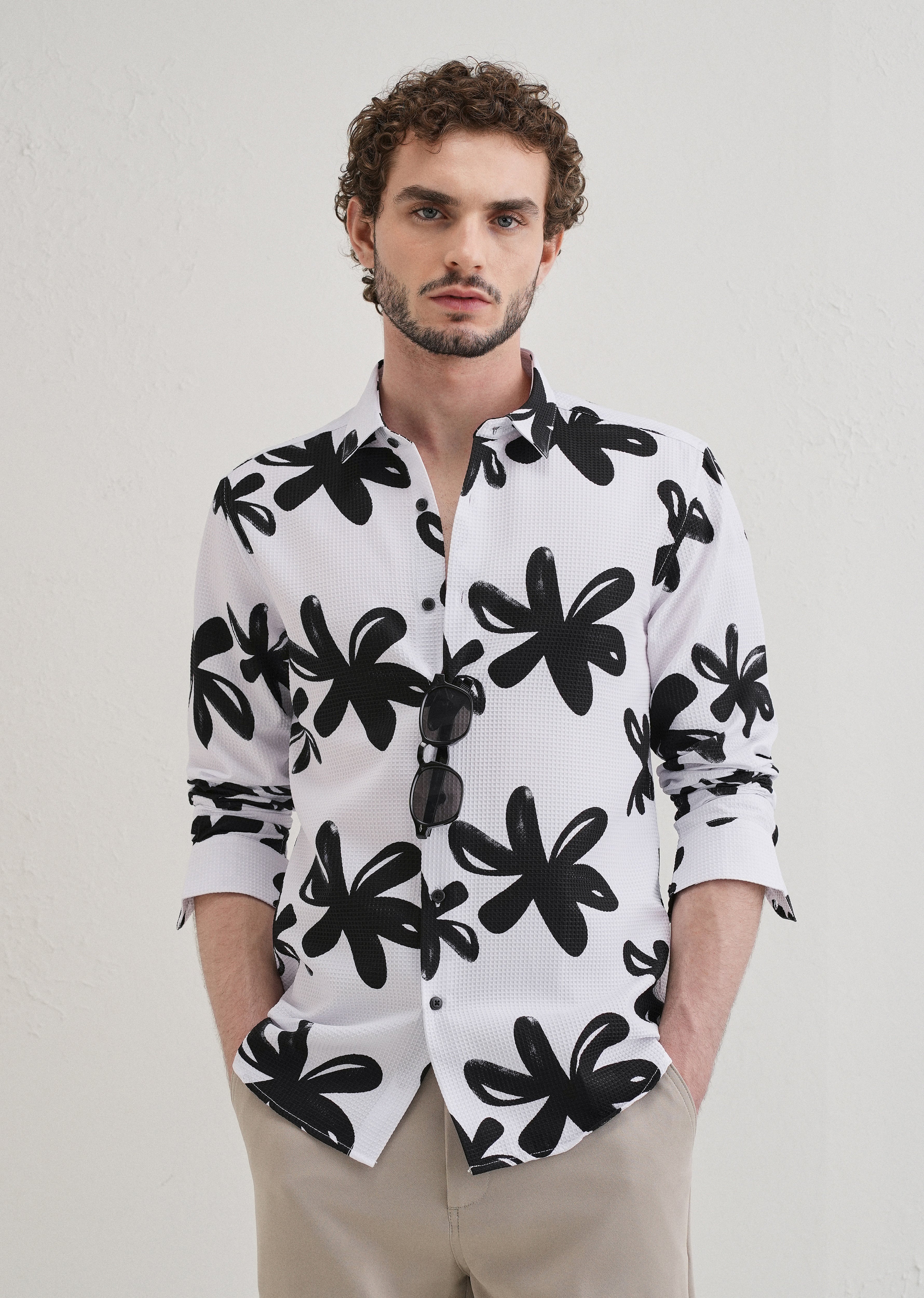 Twig Flower Waffle Dobby White Shirt