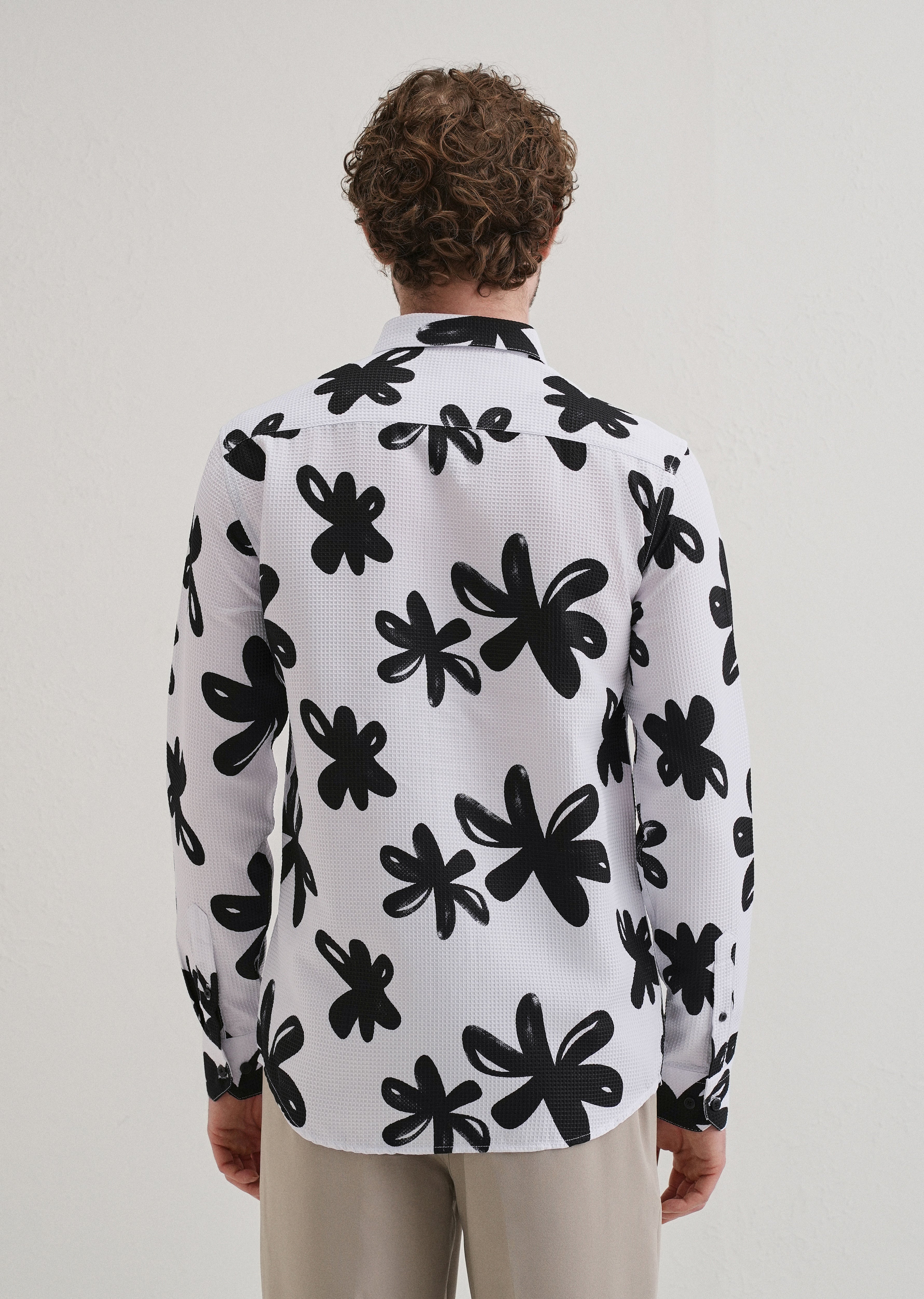 Twig Flower Waffle Dobby White Shirt