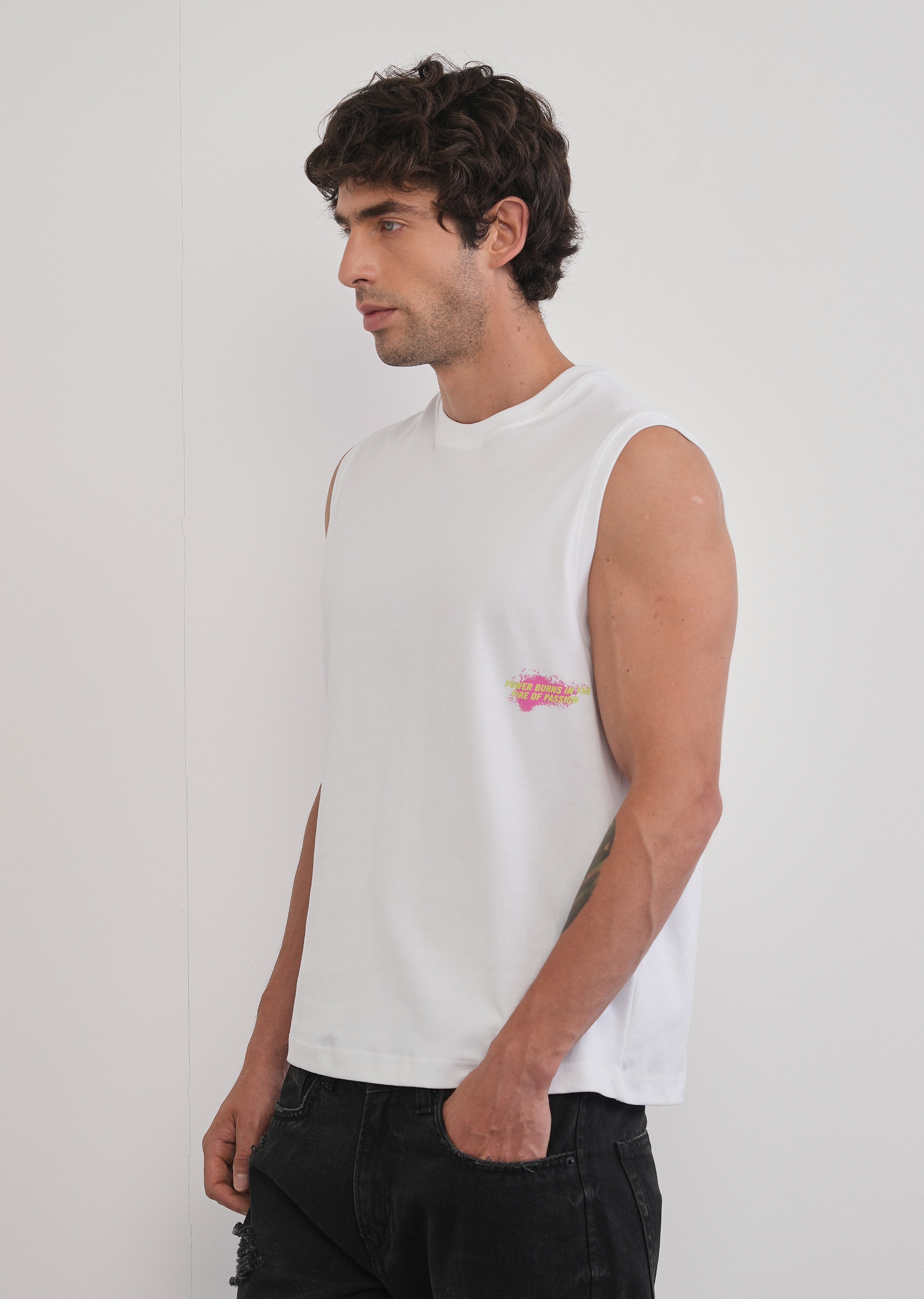 White Aura Flow Tank