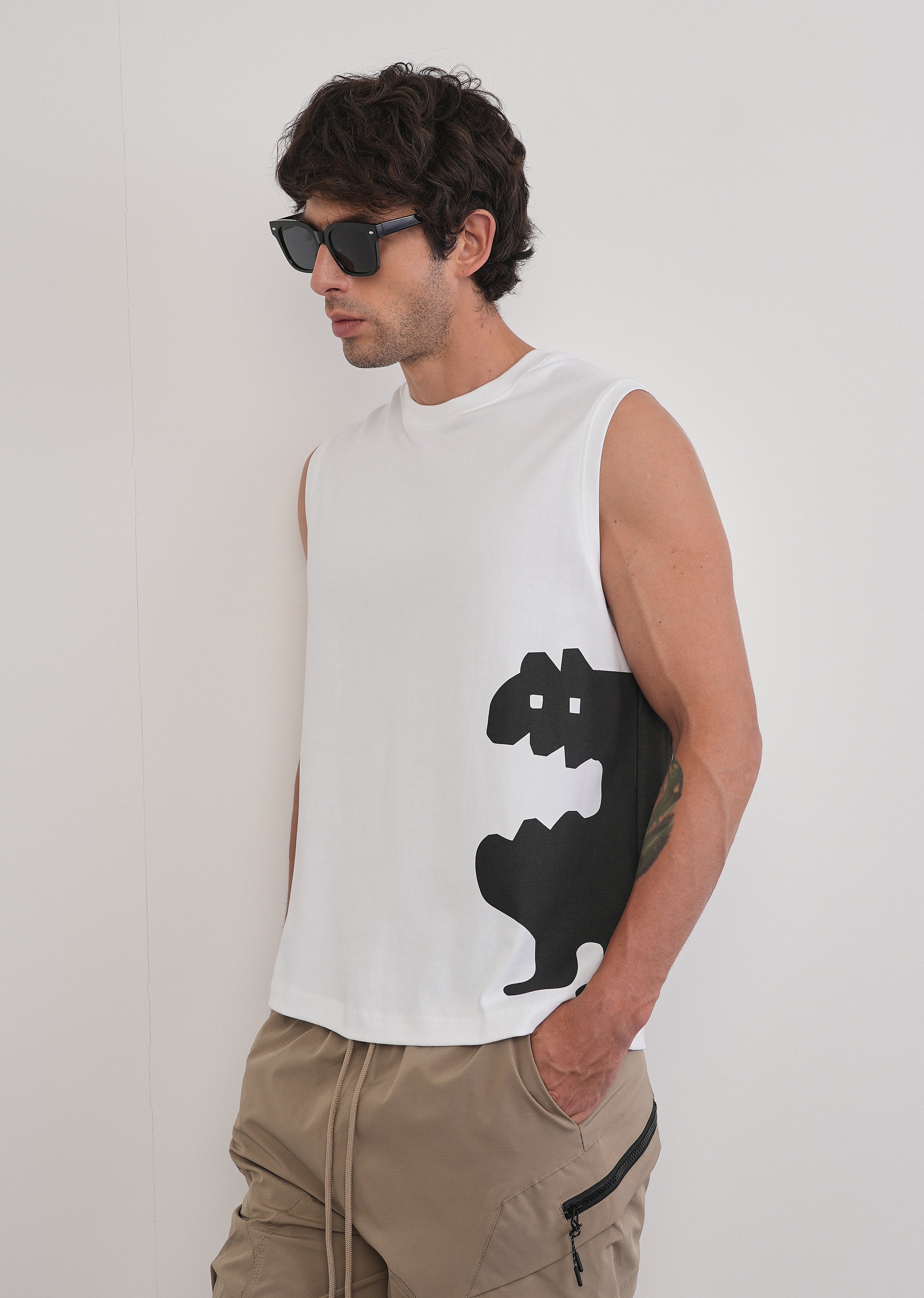 White Lo-Fi Living Tank