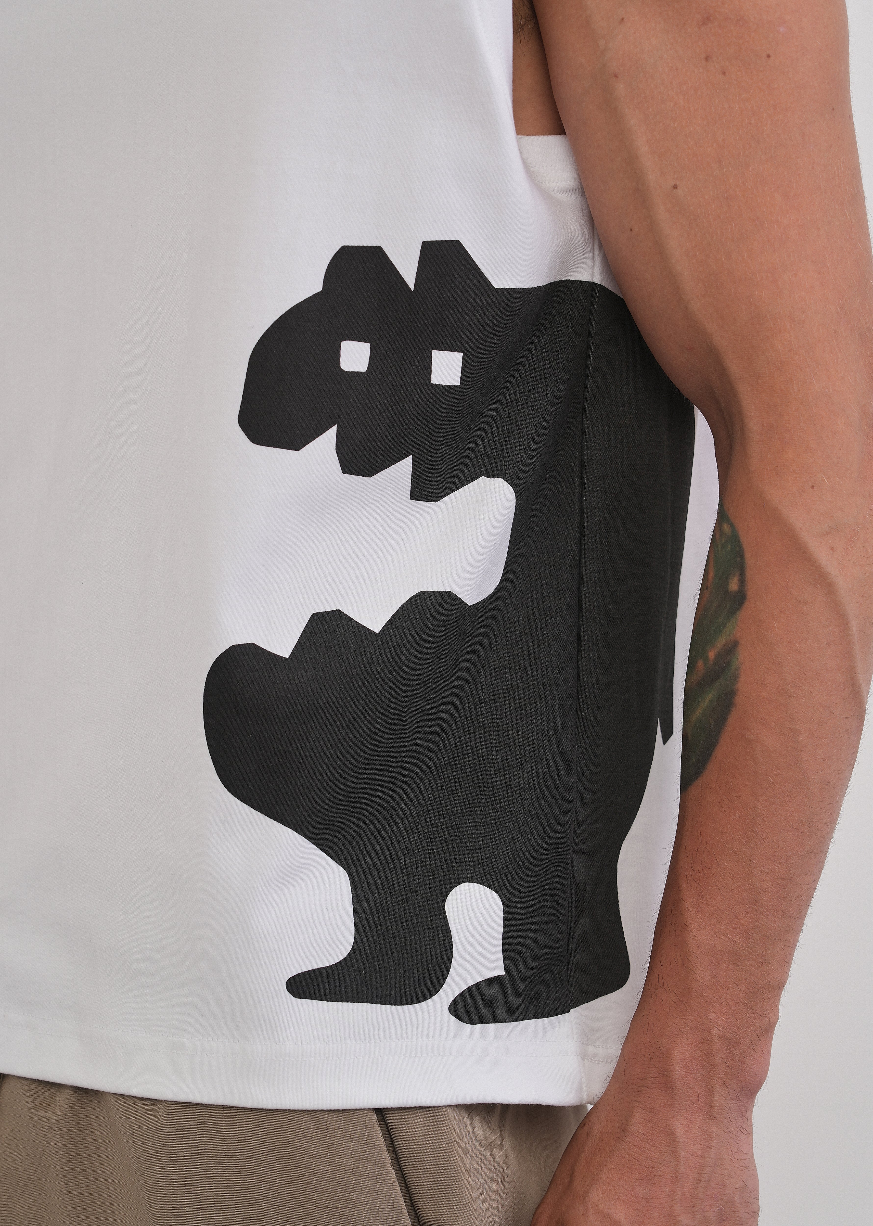 White Lo-Fi Living Tank