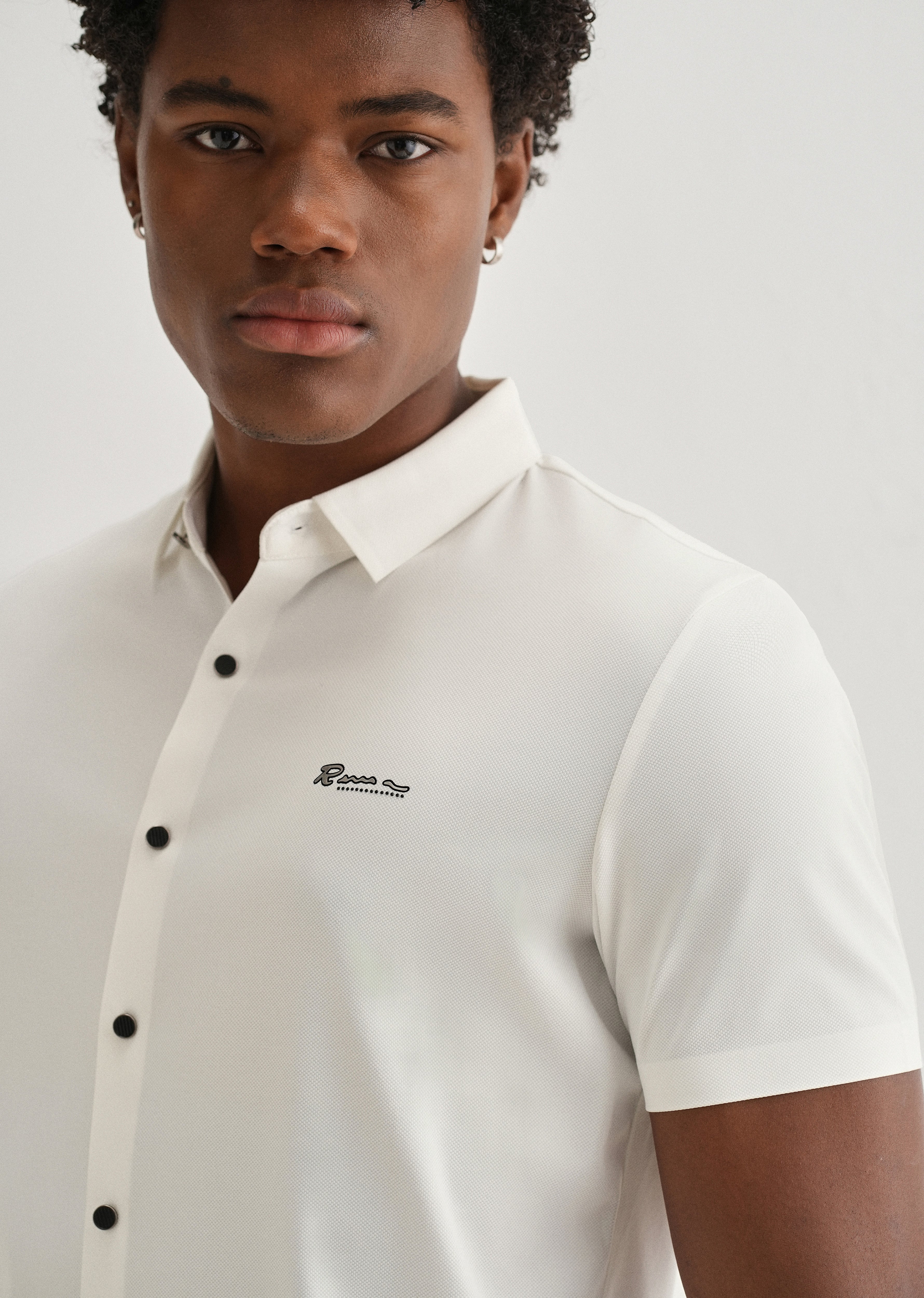 White Stitchless Half Sleeve Shirt