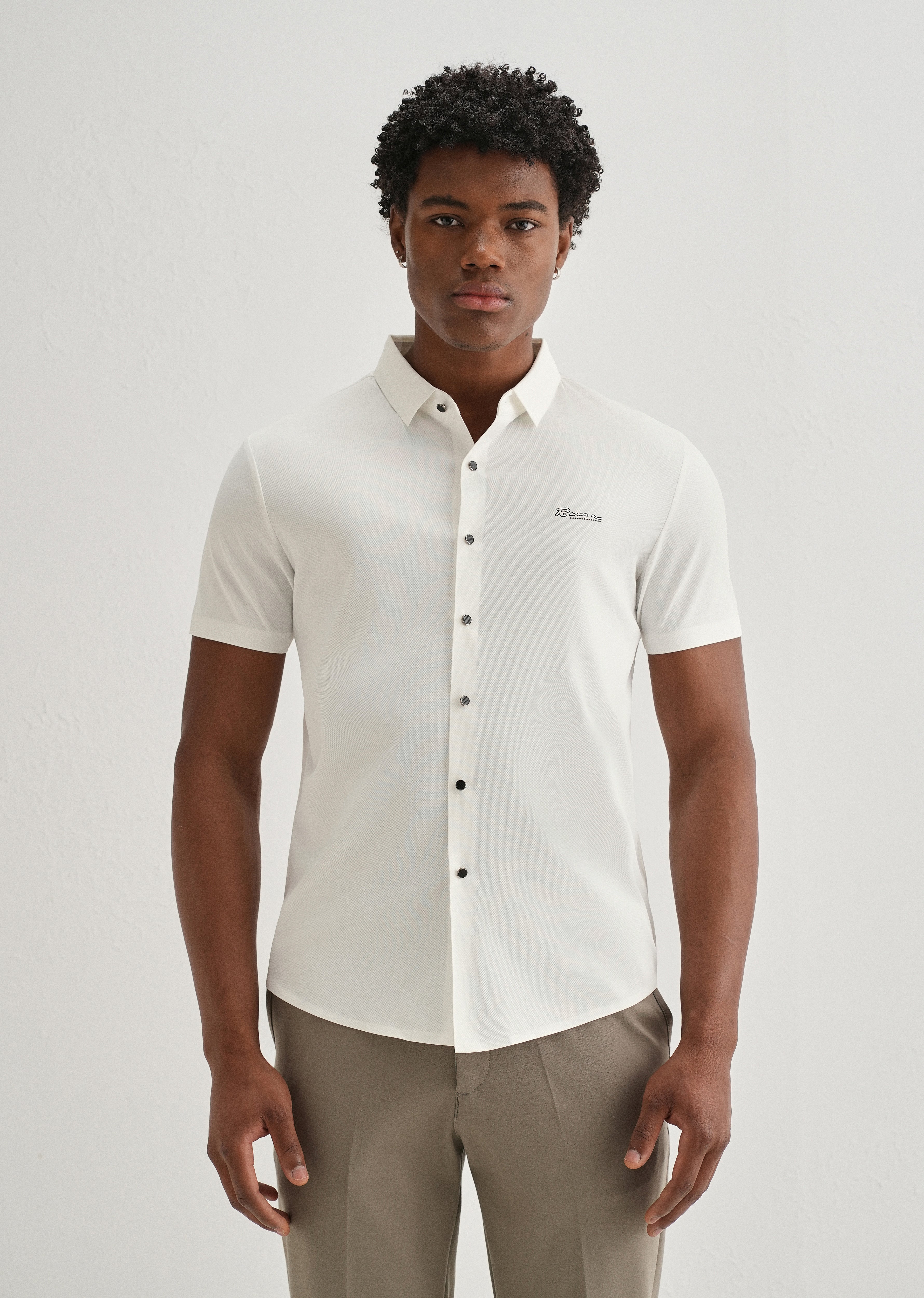 White Stitchless Half Sleeve Shirt