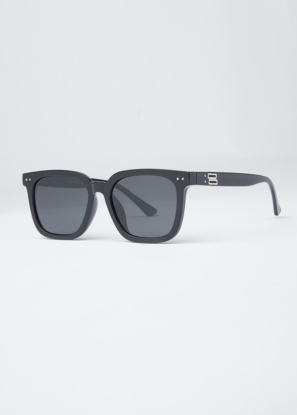 Luminous Black Unisex Square Sunglasses