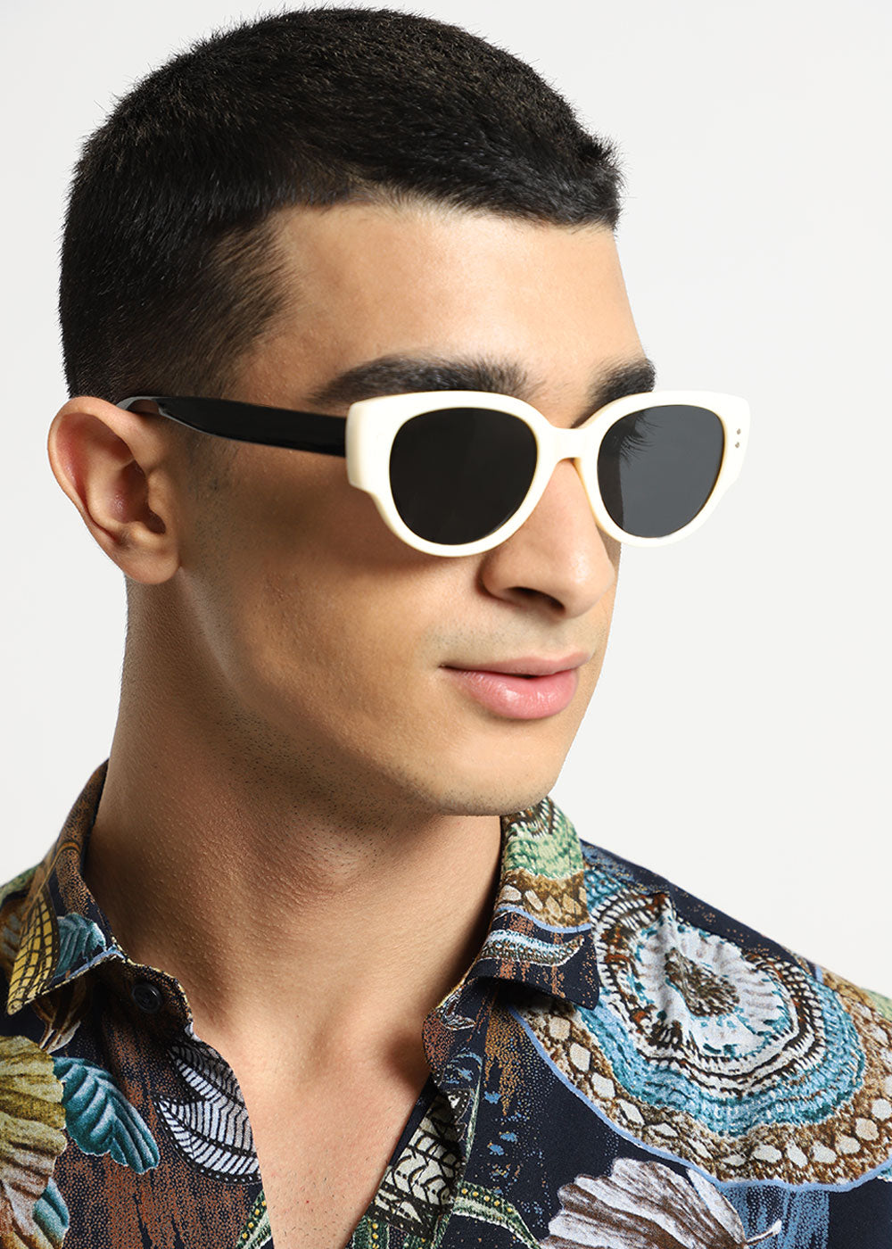 Sleek White Unisex Oval Sunglasses