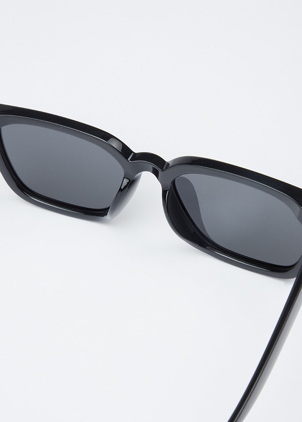 Luminous Black Unisex Square Sunglasses