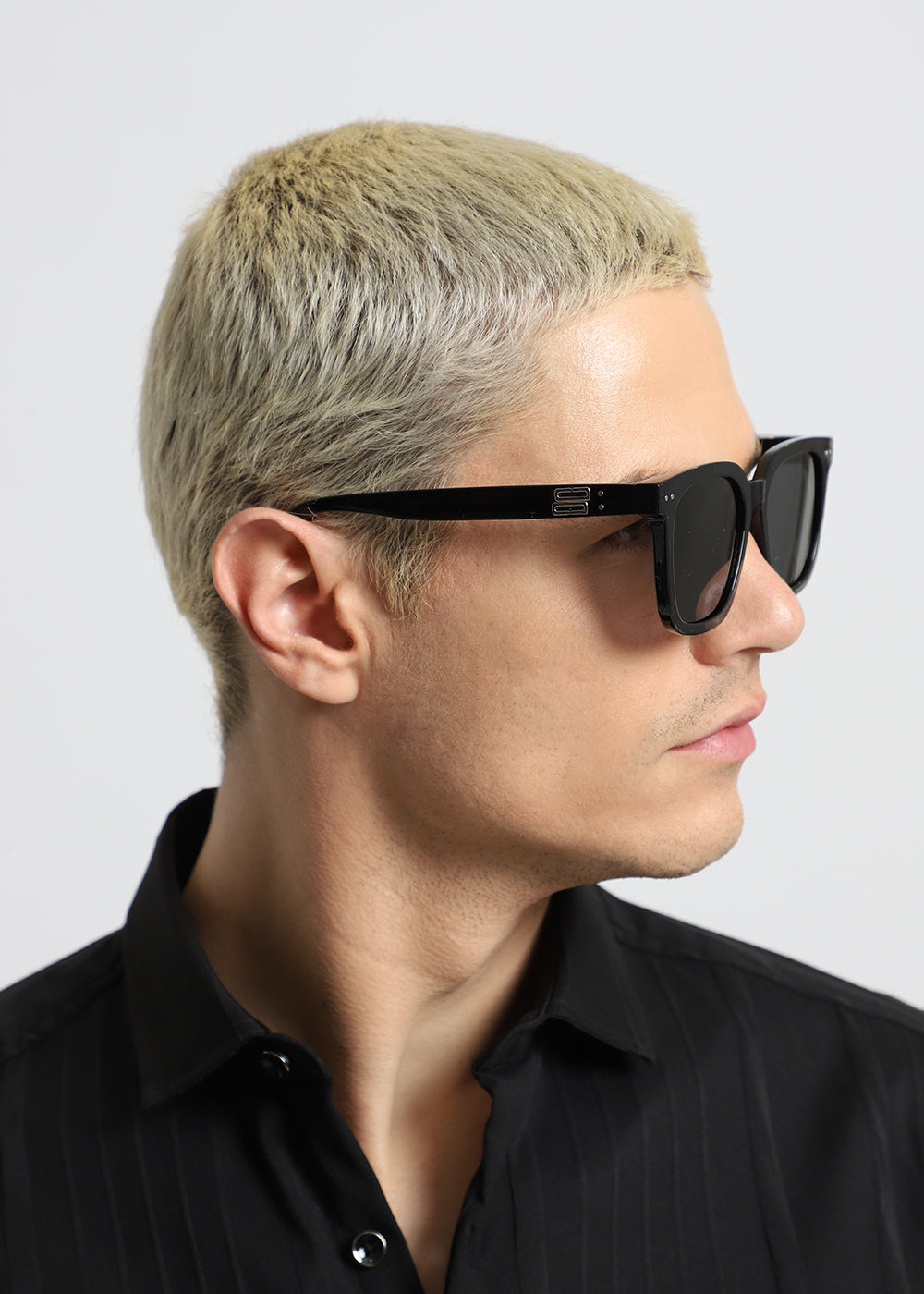 Luminous Black Unisex Square Sunglasses