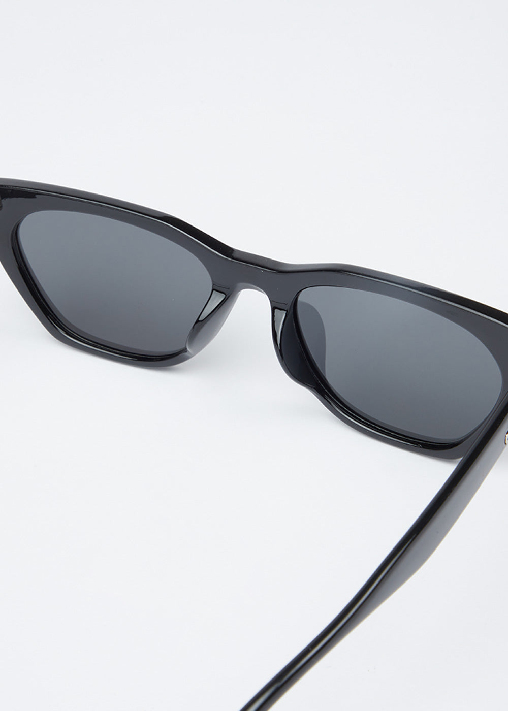 Frost Gray Unisex Cat-eye Sunglasses