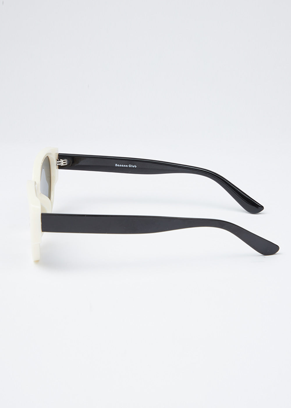 Sleek White Unisex Oval Sunglasses